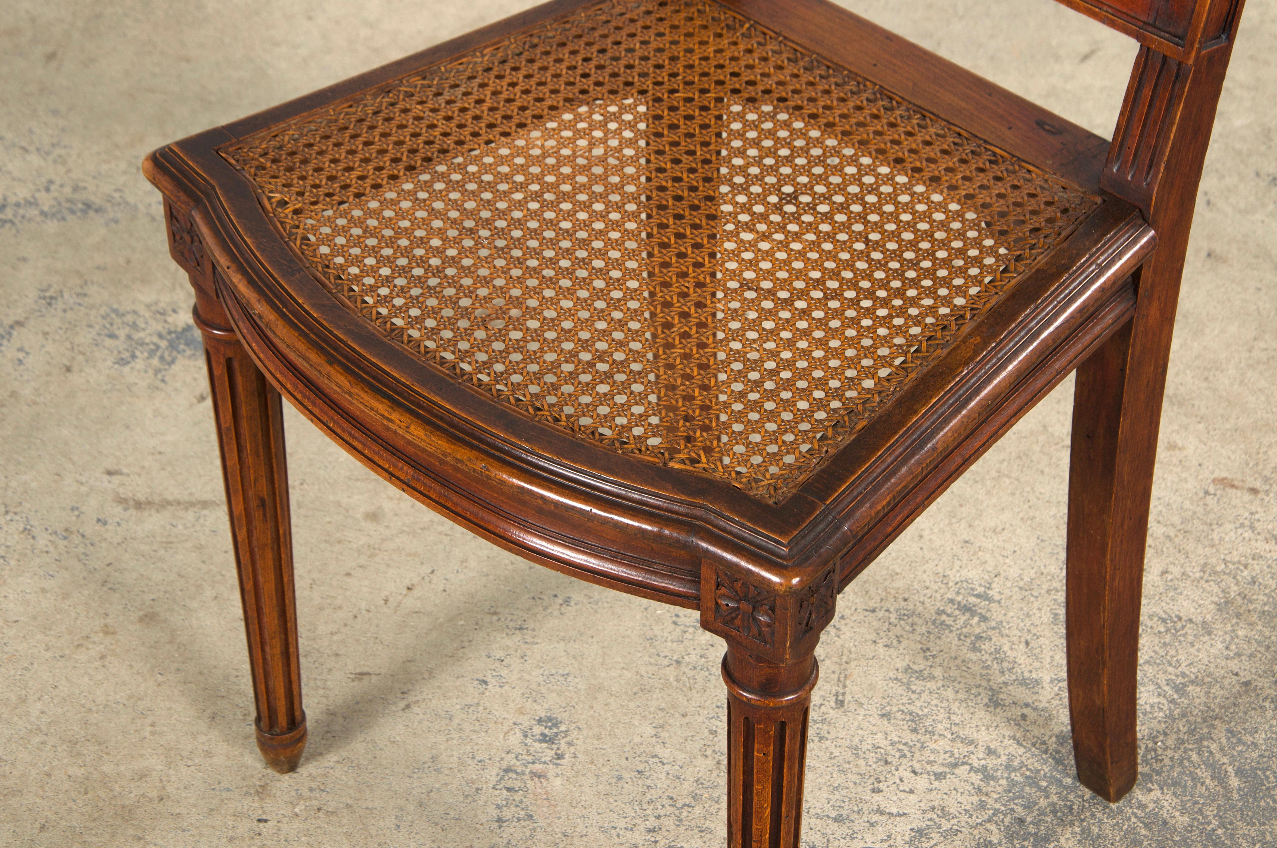 Sedie da pranzo in acero in stile Antique French Louis XVI con sedili in canna - set di 6 in vendita 8