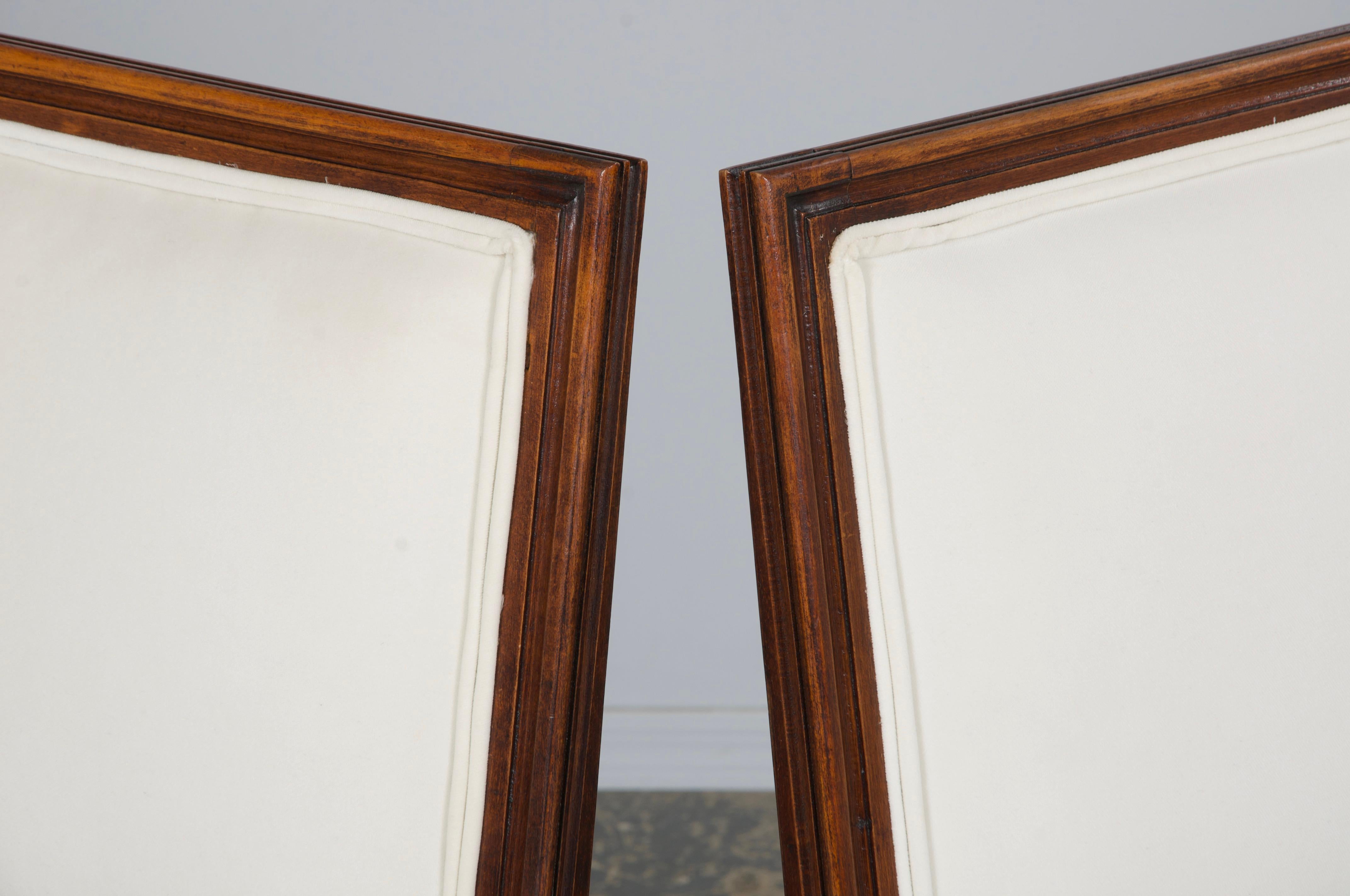 Anciennes chaises d'appoint à dossier carré en érable de style Louis XVI, en velours Off-White en vente 8