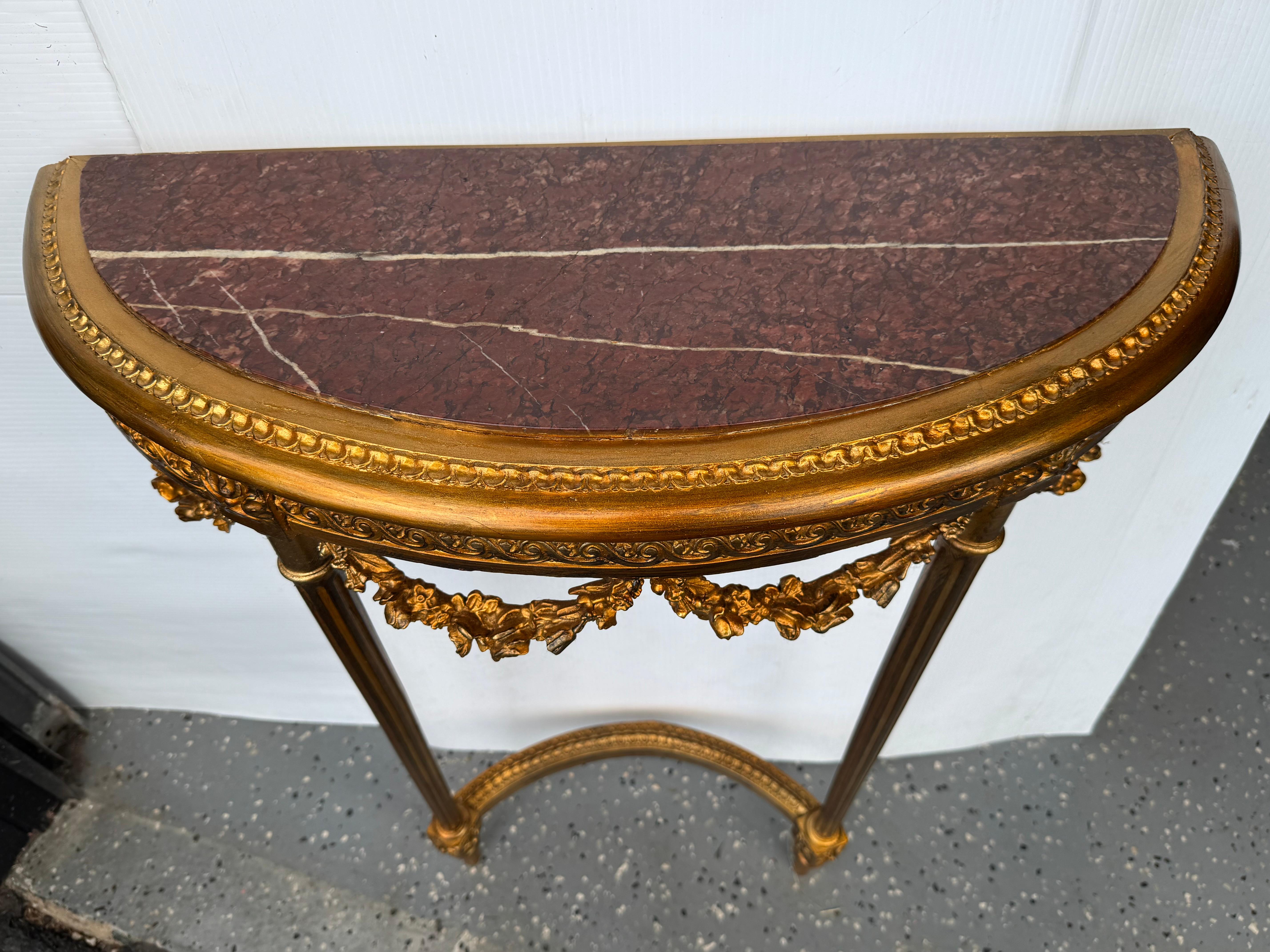 Metà XIX secolo Antique French Louis XVI Style Tavolo da ingresso in marmo e oro in vendita