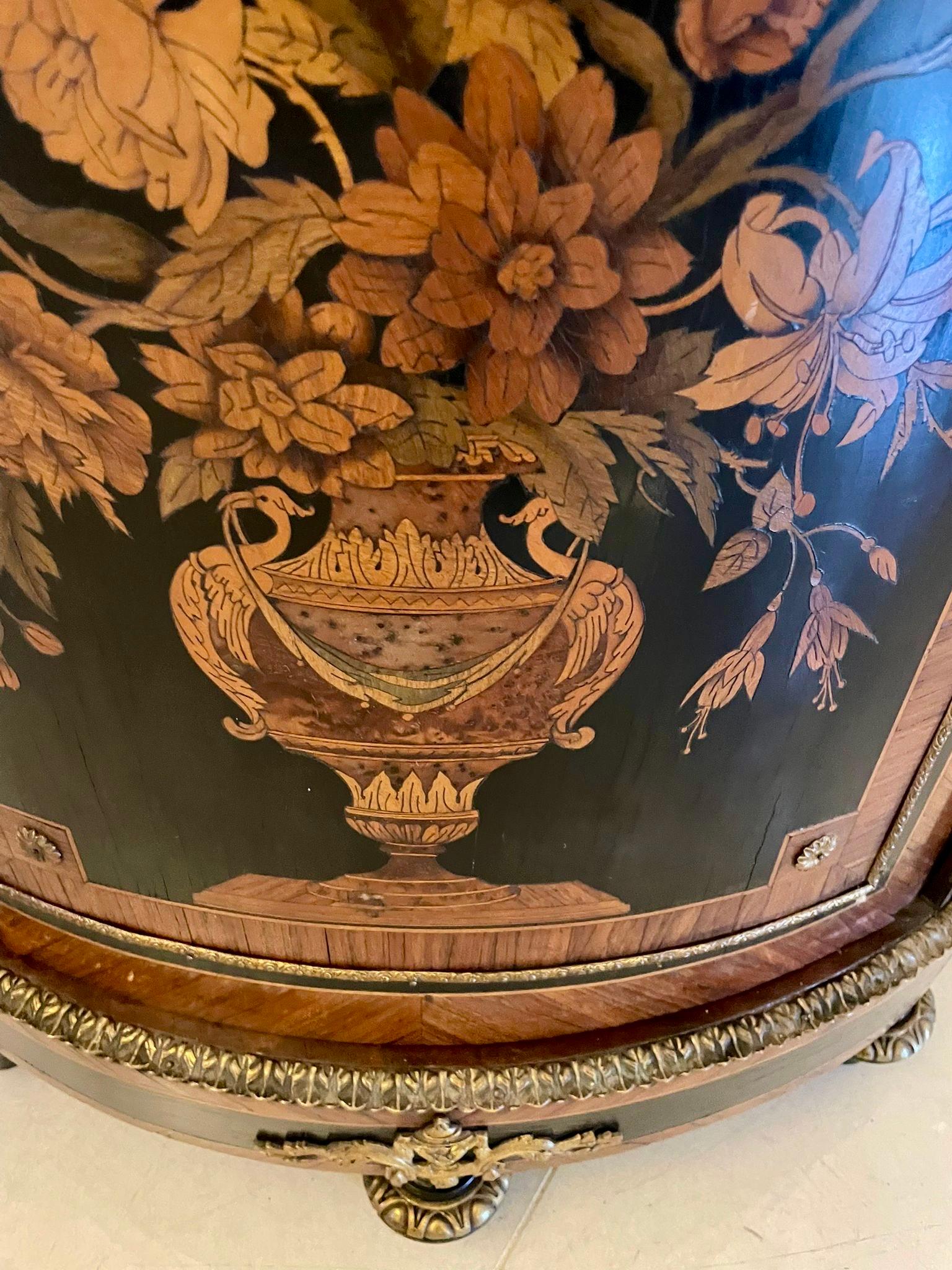 Antiguo armario esquinero francés de marquetería estilo Luis XVI con tapa de mármol en Bueno estado para la venta en Suffolk, GB