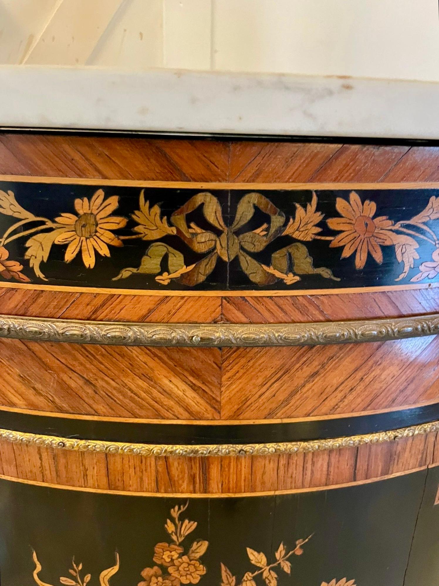 Antiguo armario esquinero francés de marquetería estilo Luis XVI con tapa de mármol siglo XIX en venta