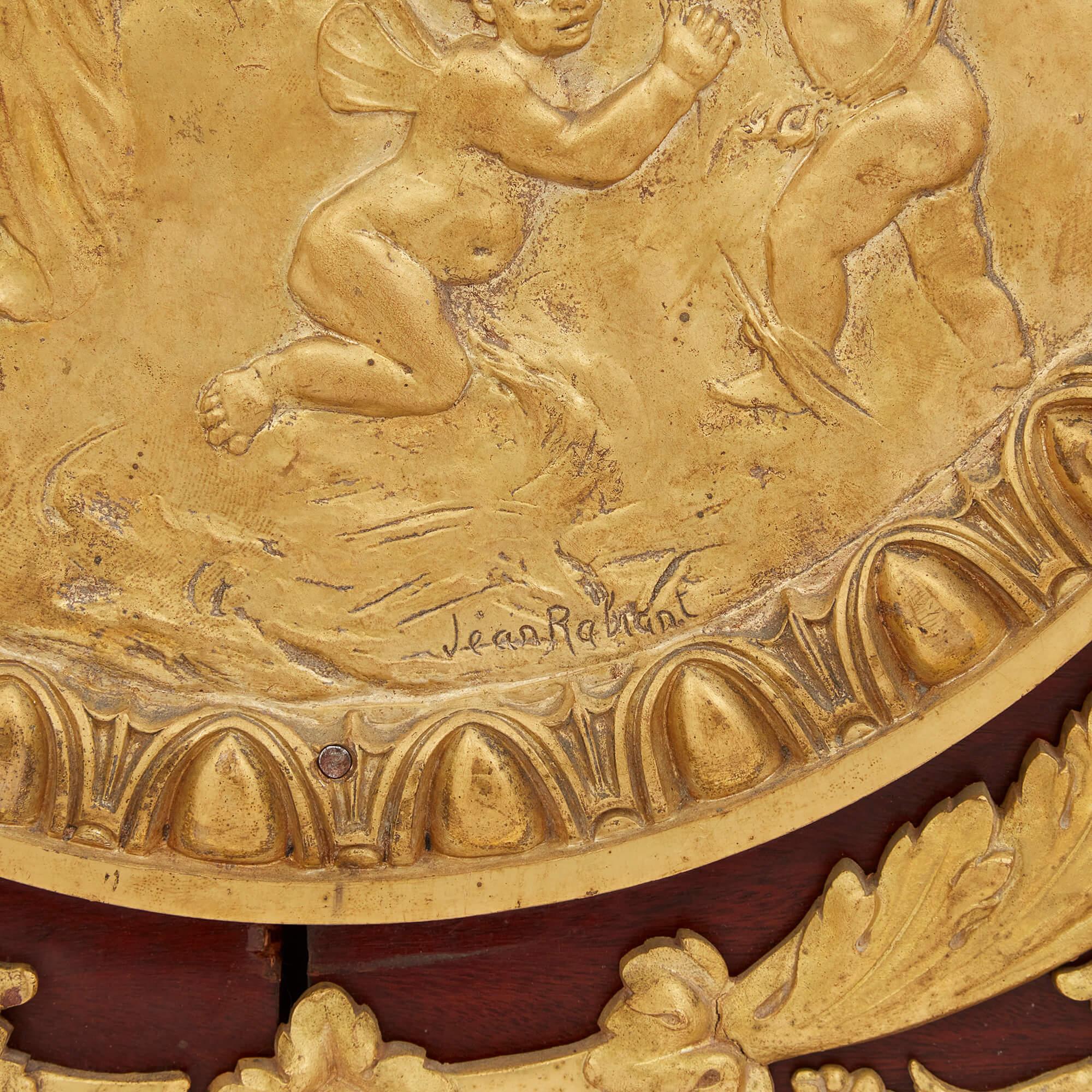 Antike französische Kommode im Louis-XVI.-Stil mit Goldbronze-Montierung nach Benneman im Angebot 3