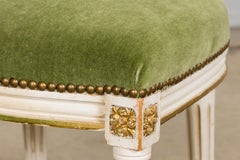 Antique French Silla de centro pintada estilo Luis XVI en mohair verde musgo
