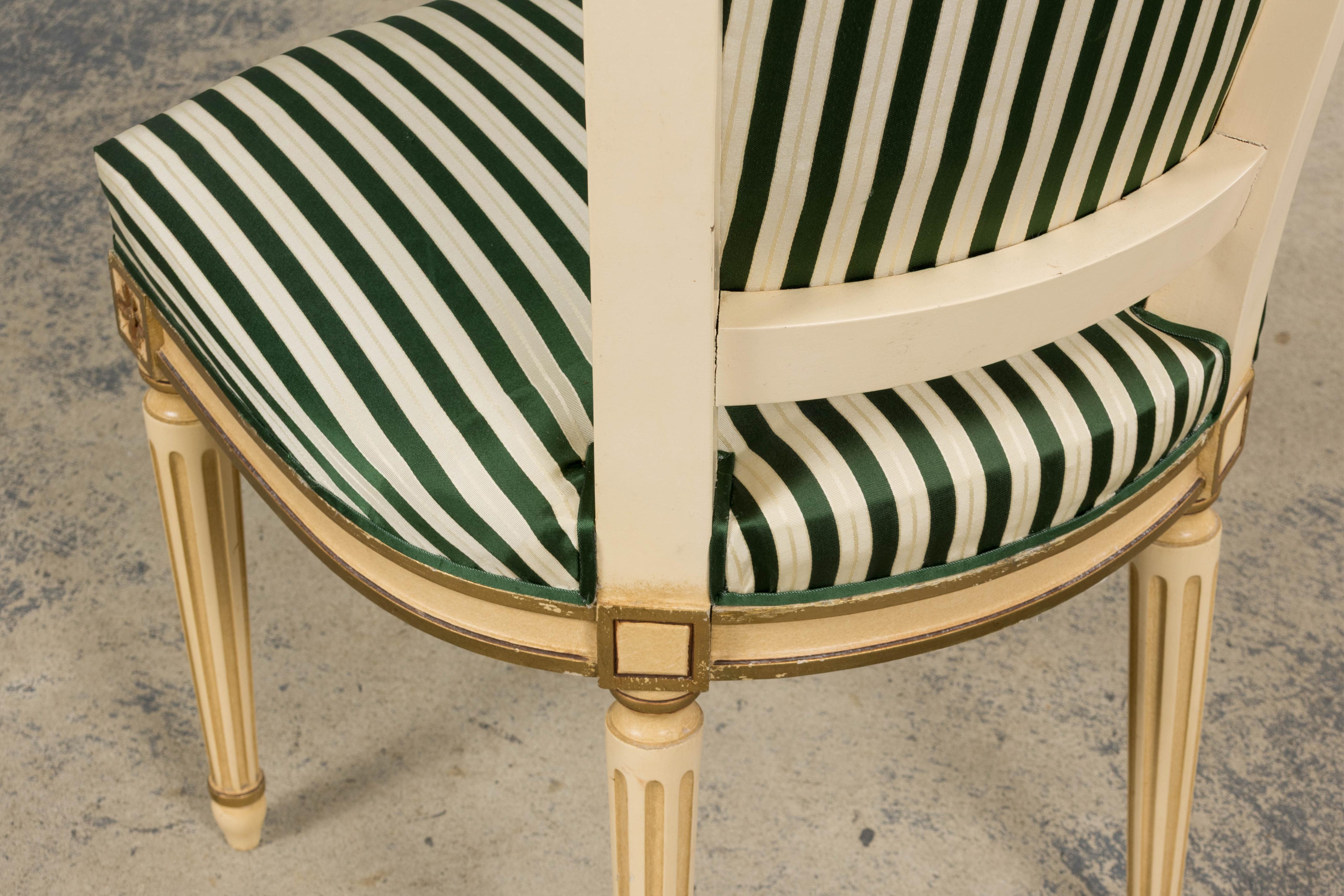 Antique French Louis XVI Style Peint Accent Chairs in Green Stripe - A Pair en vente 8