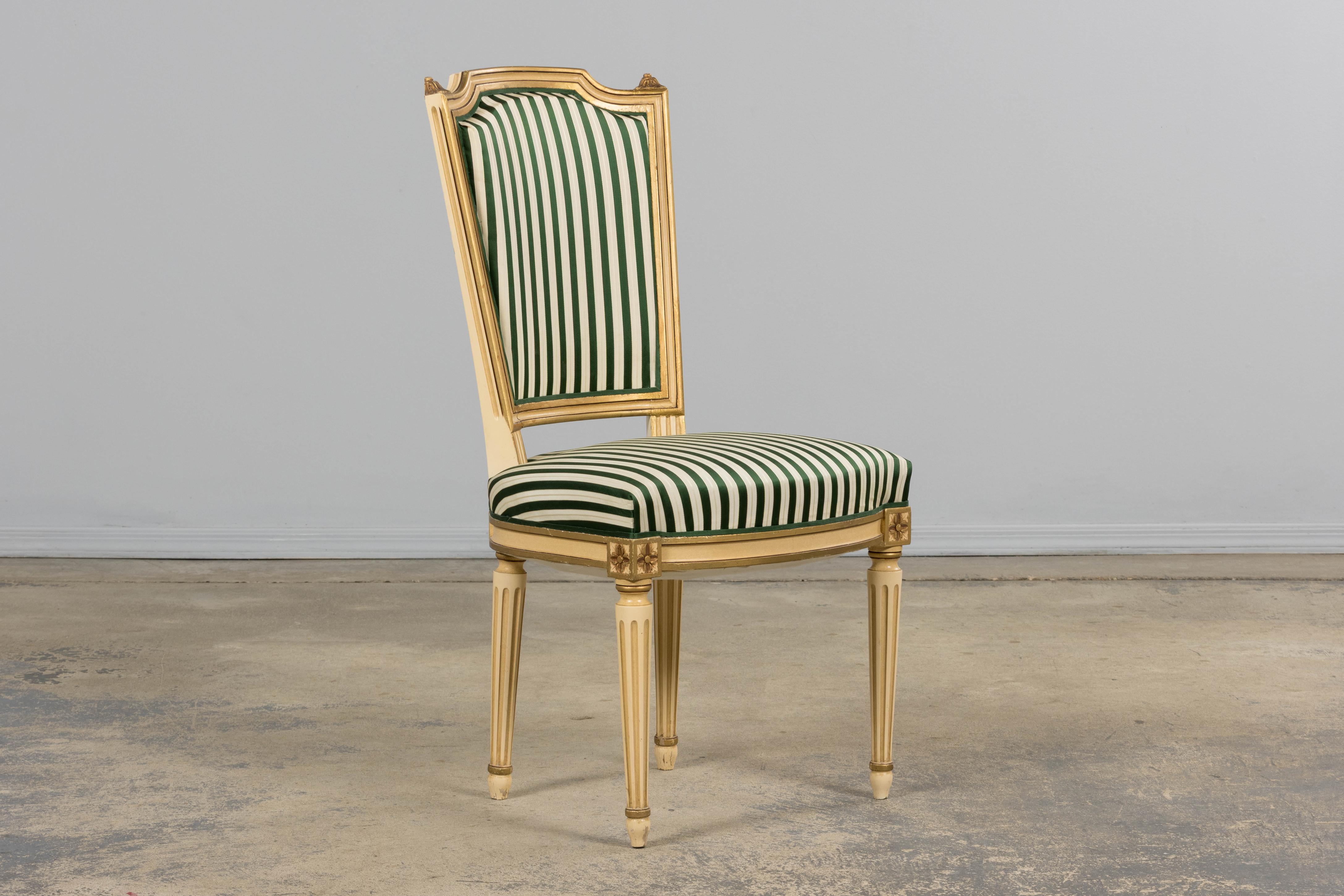 20ième siècle Antique French Louis XVI Style Peint Accent Chairs in Green Stripe - A Pair en vente