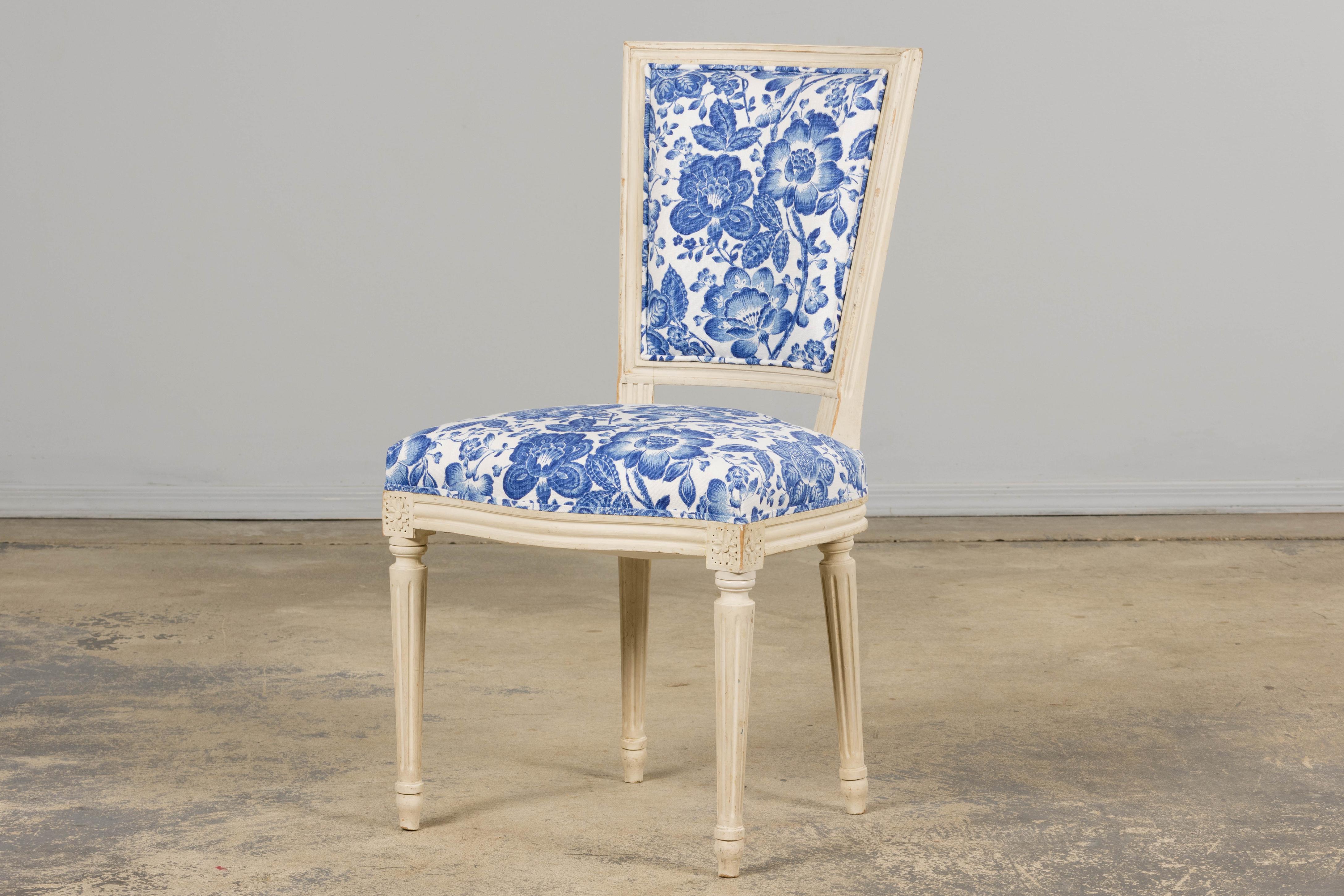Antique French Louis XVI Style Painted Accent Side Chair in Blue Floral im Angebot 4