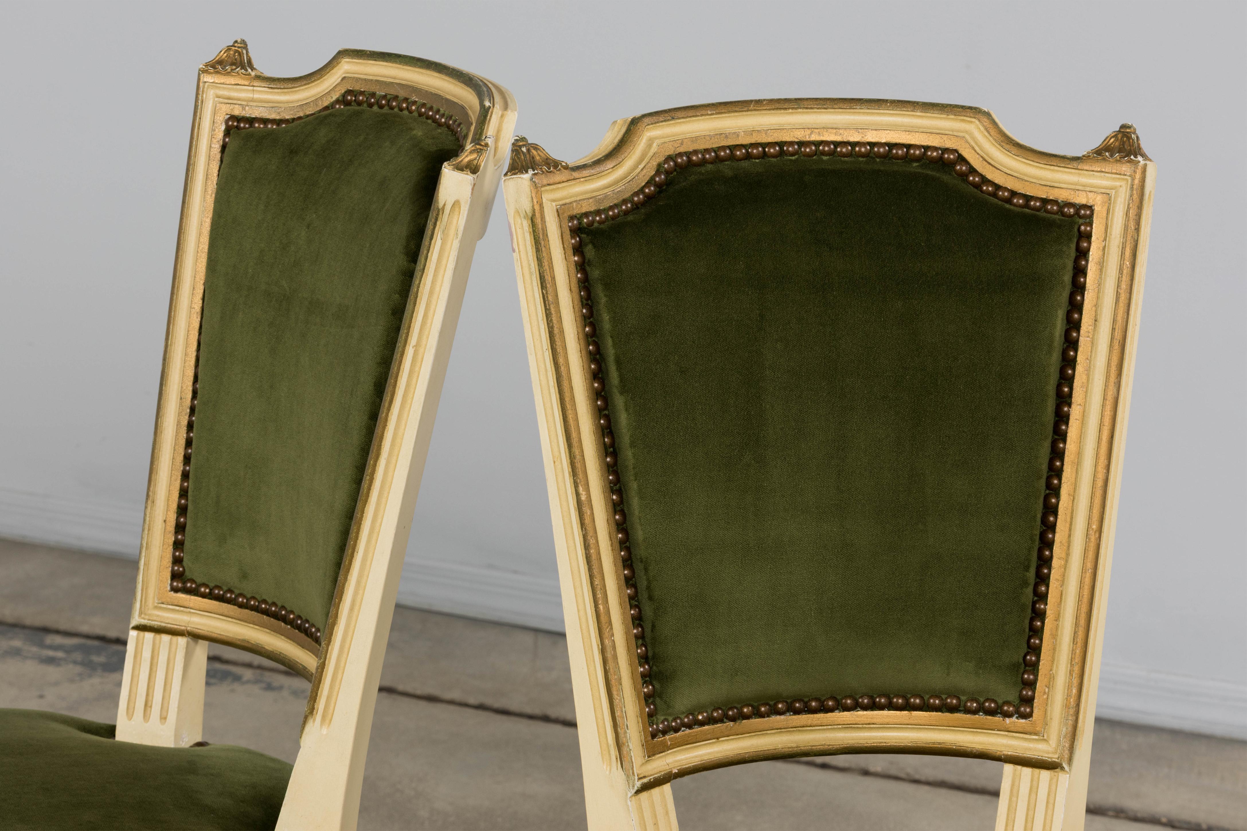 Antique French Louis XVI Style Painted Accent Side Chairs in Olive Green Velvet im Angebot 9