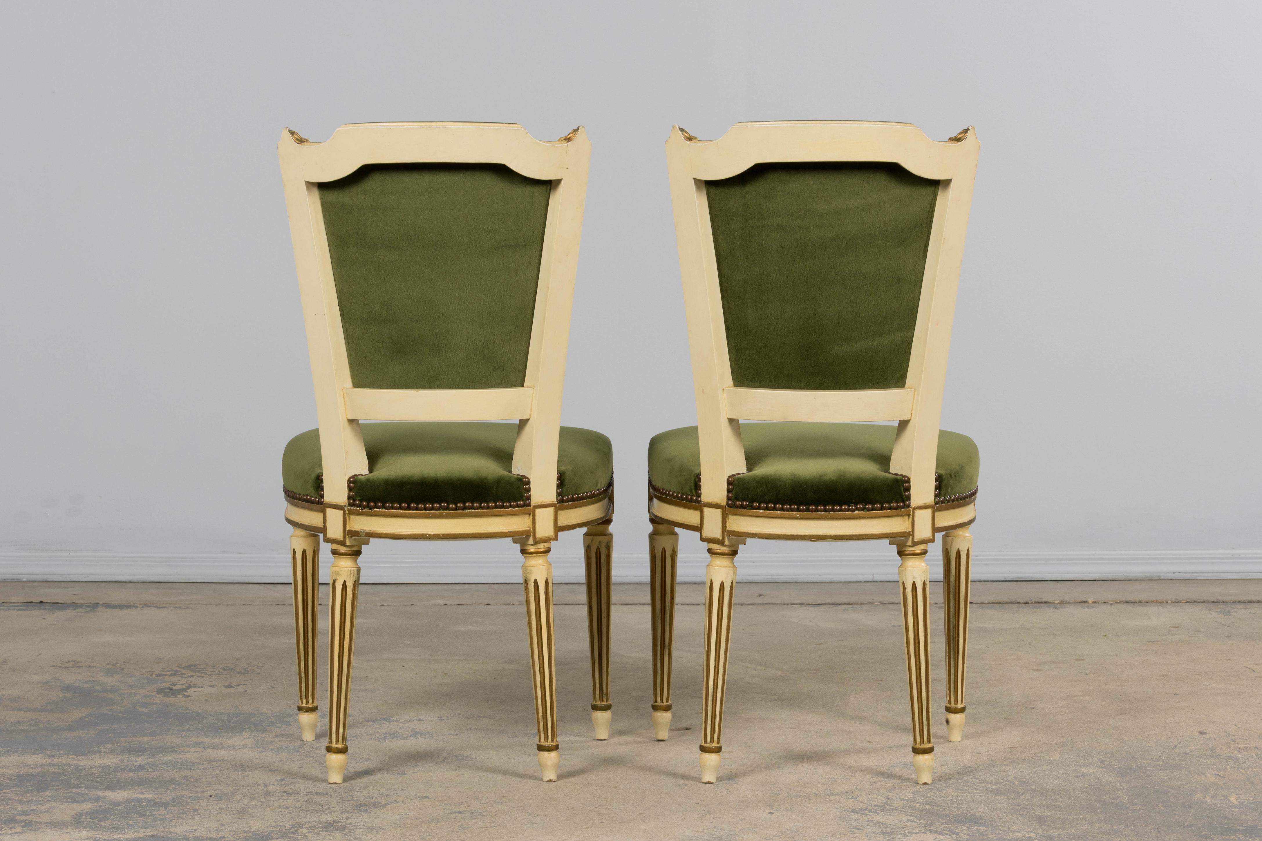 Antique French Louis XVI Style Painted Accent Side Chairs in Olive Green Velvet im Angebot 13