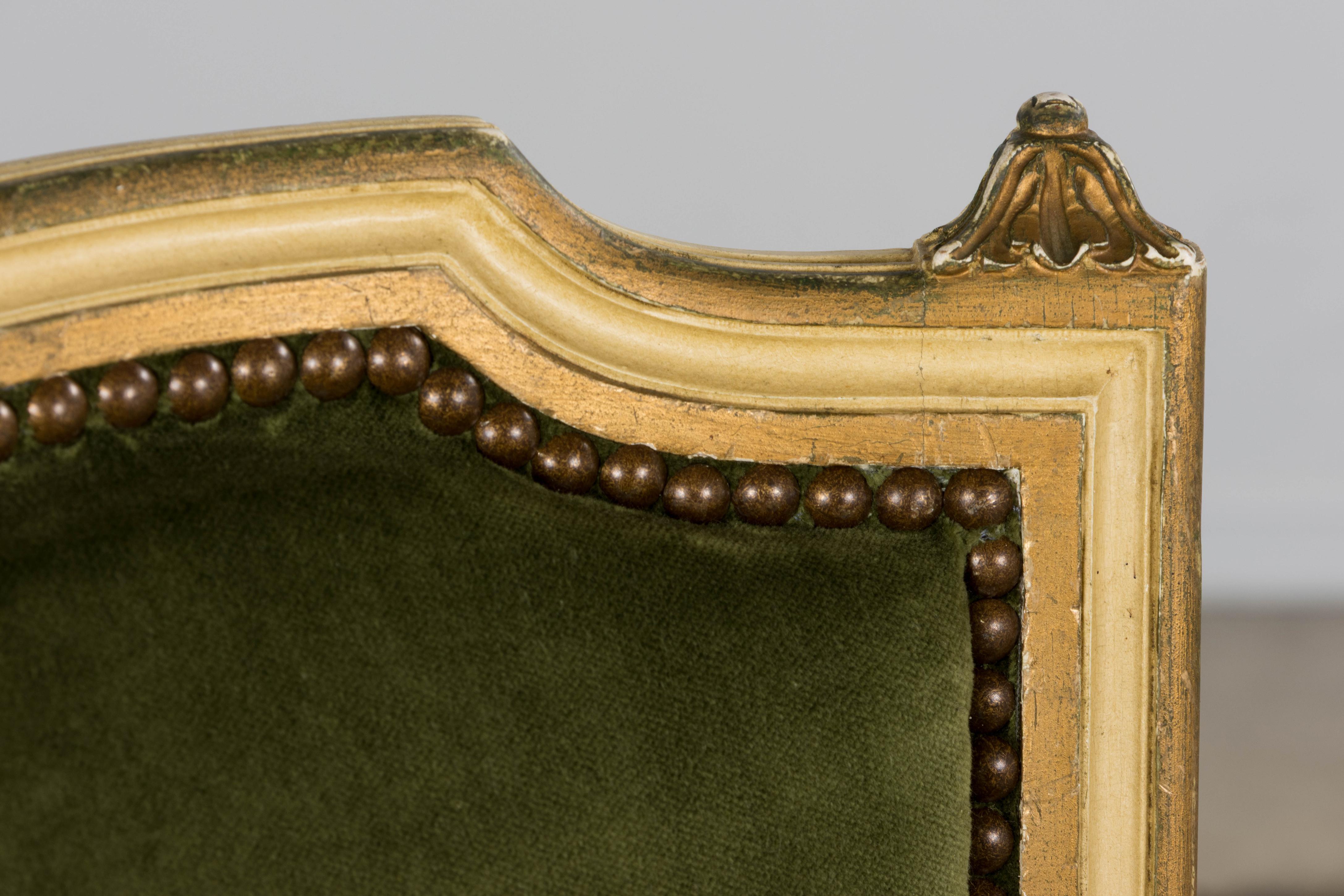 Antique French Louis XVI Style Painted Accent Side Chairs in Olive Green Velvet im Angebot 1