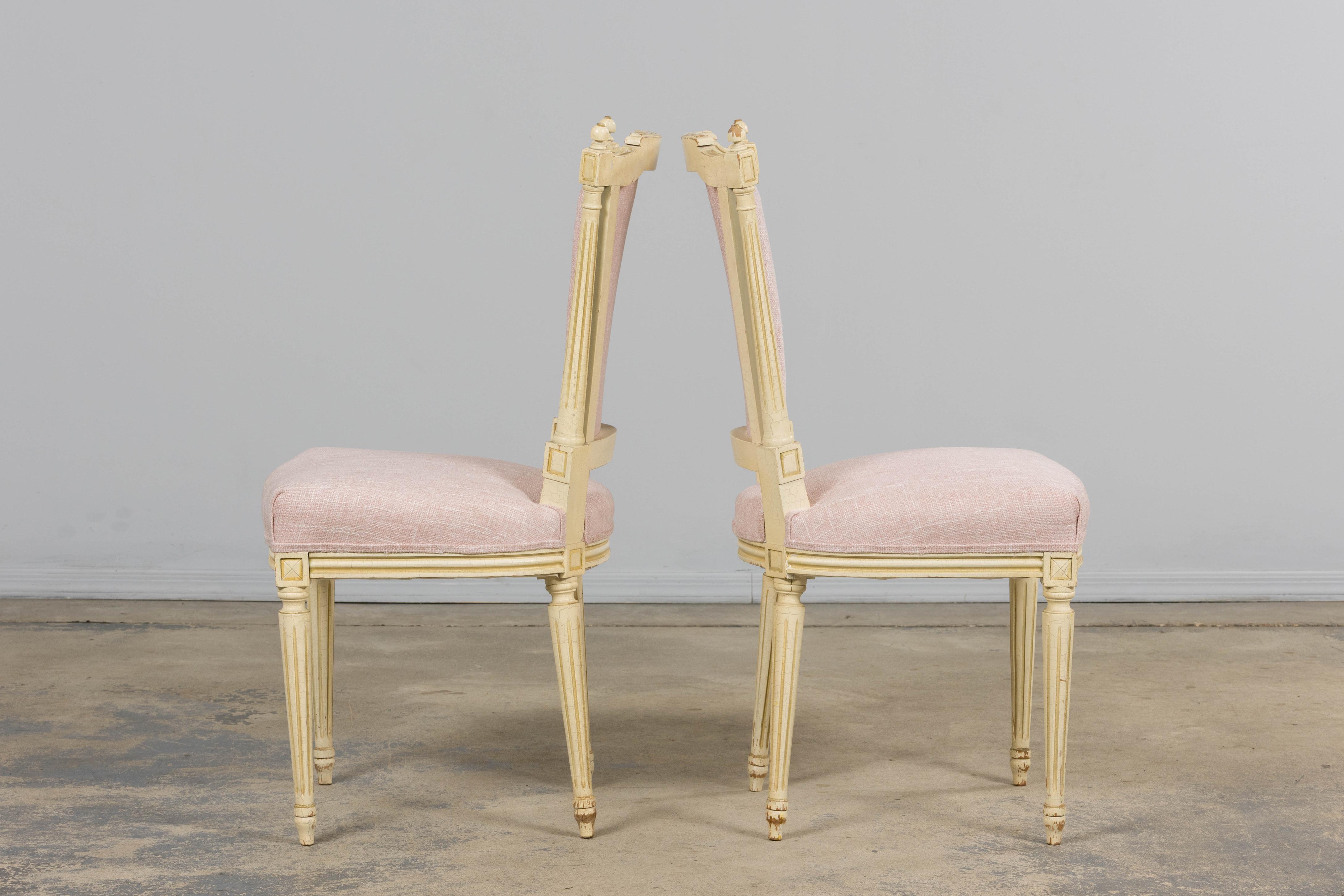 Antique French Louis XVI Style Painted Dining Chairs in Blush Pink - Set von 6 im Angebot 2