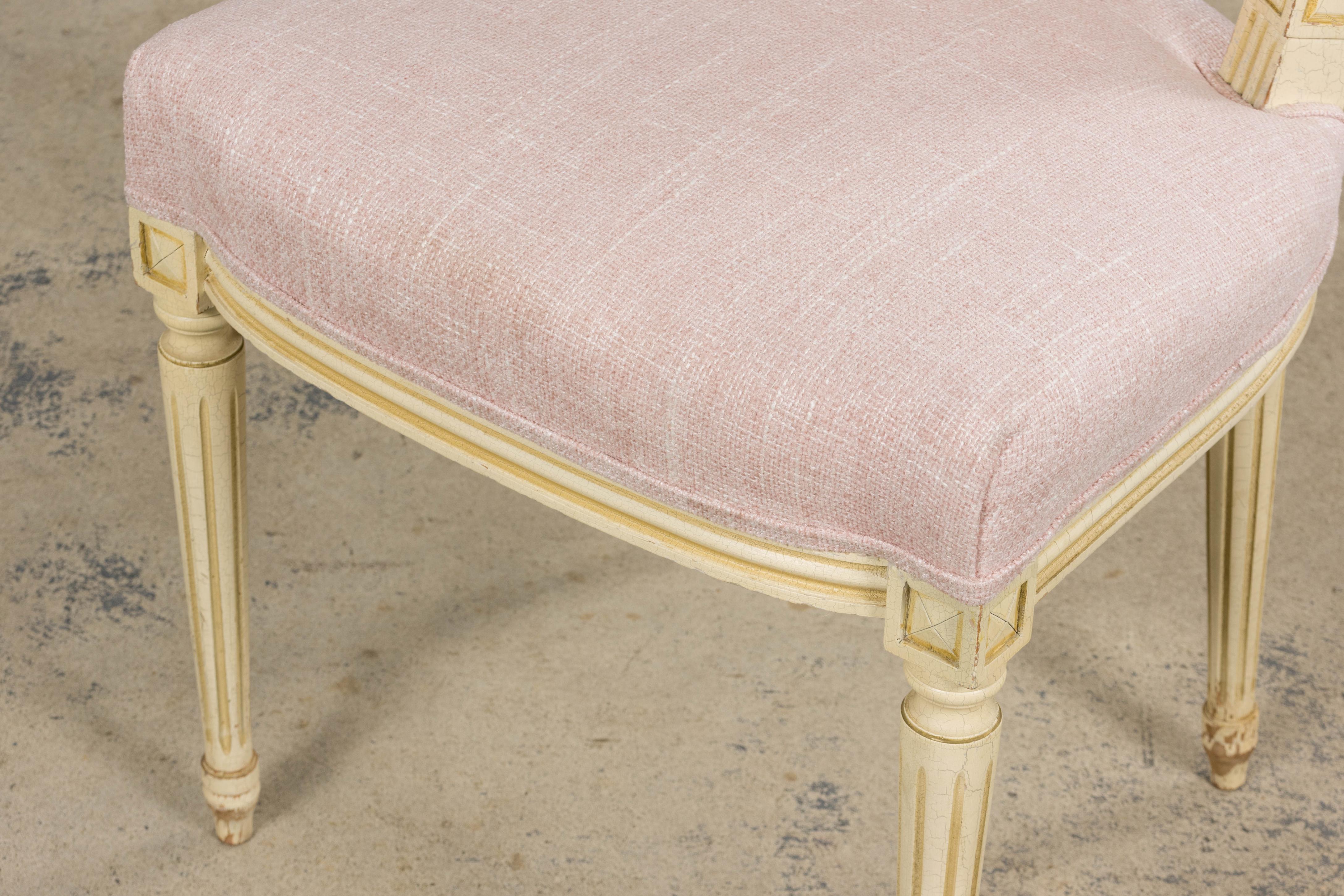 Antique French Louis XVI Style Painted Dining Chairs in Blush Pink - Set von 6 im Angebot 7
