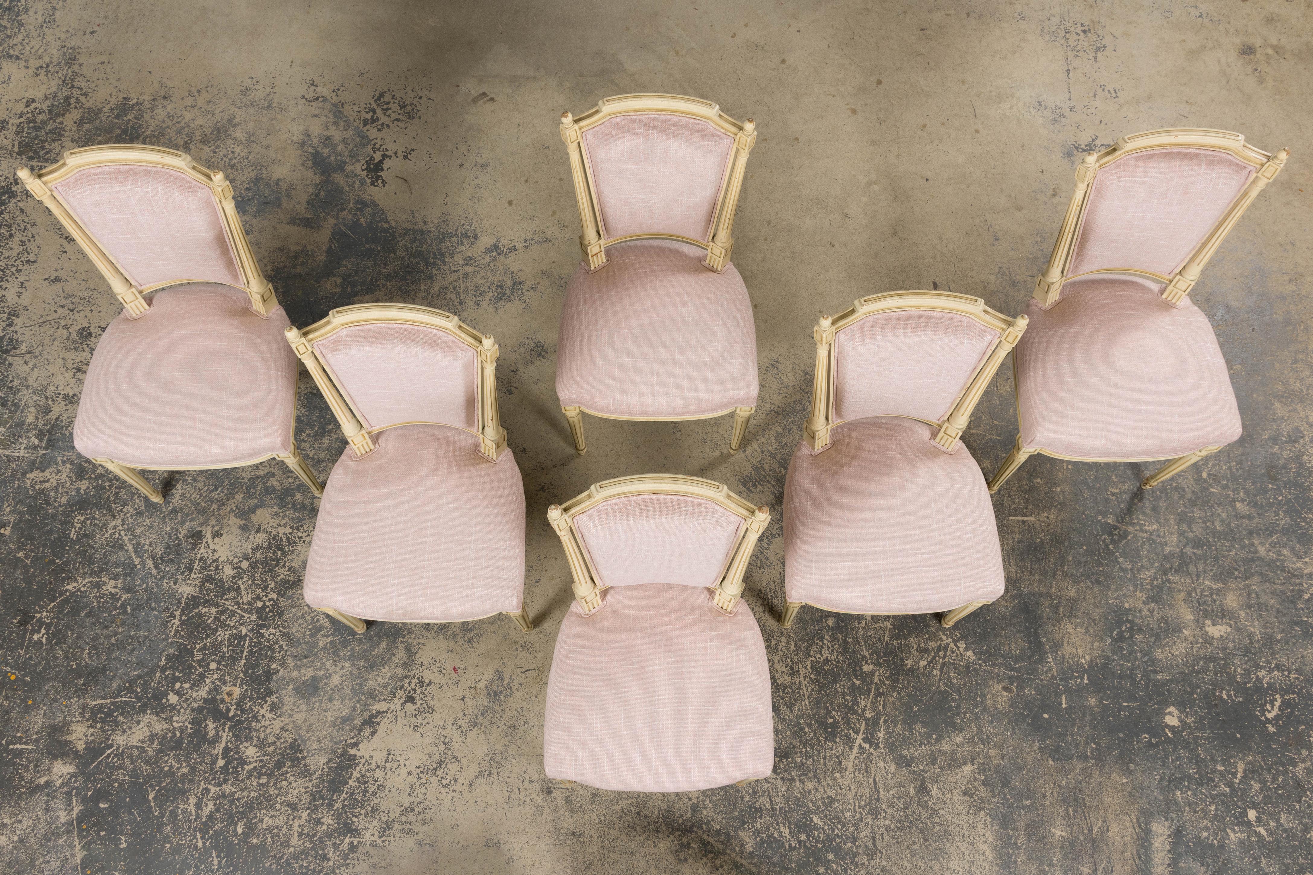 Antique French Louis XVI Style Painted Dining Chairs in Blush Pink - Set von 6 (Louis XVI.) im Angebot