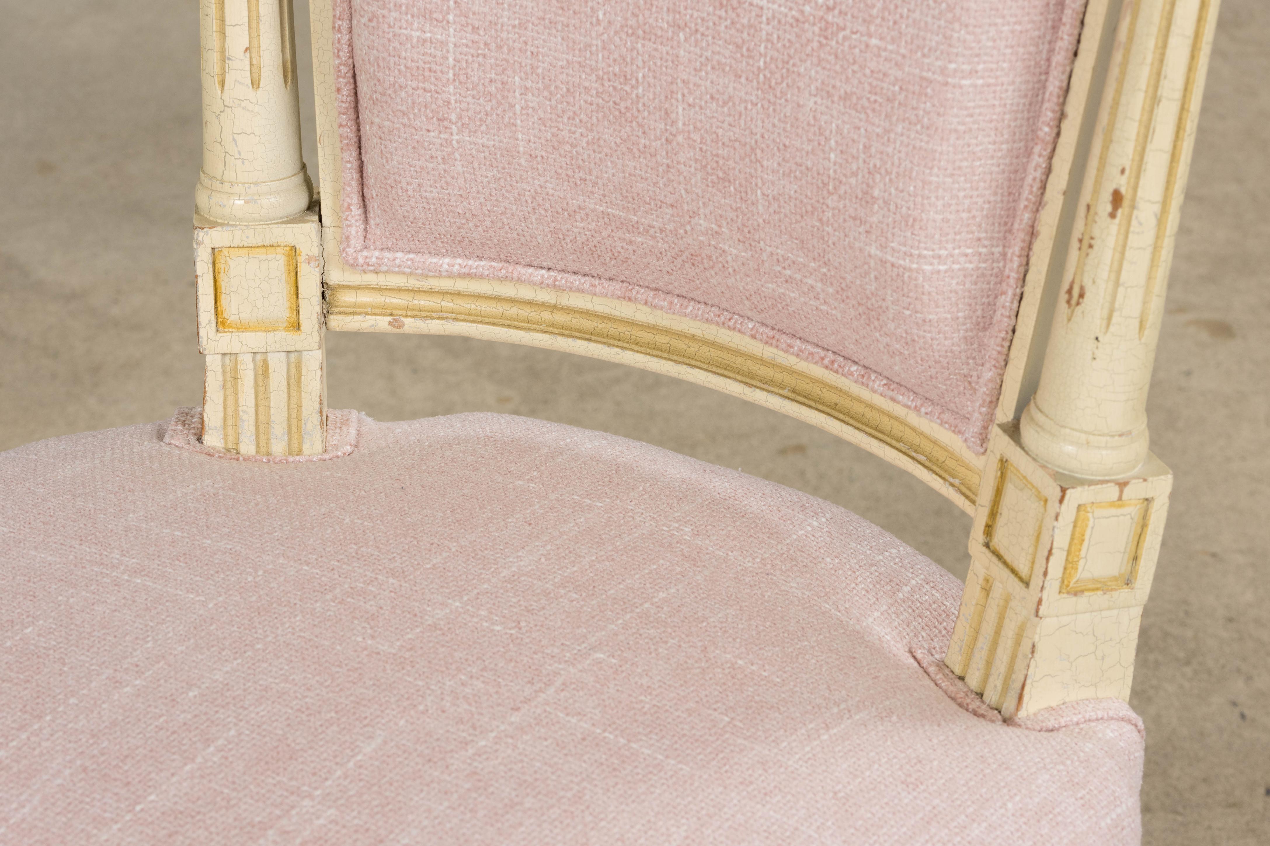Antique French Louis XVI Style Painted Dining Chairs in Blush Pink - Set von 6 (Chenille) im Angebot