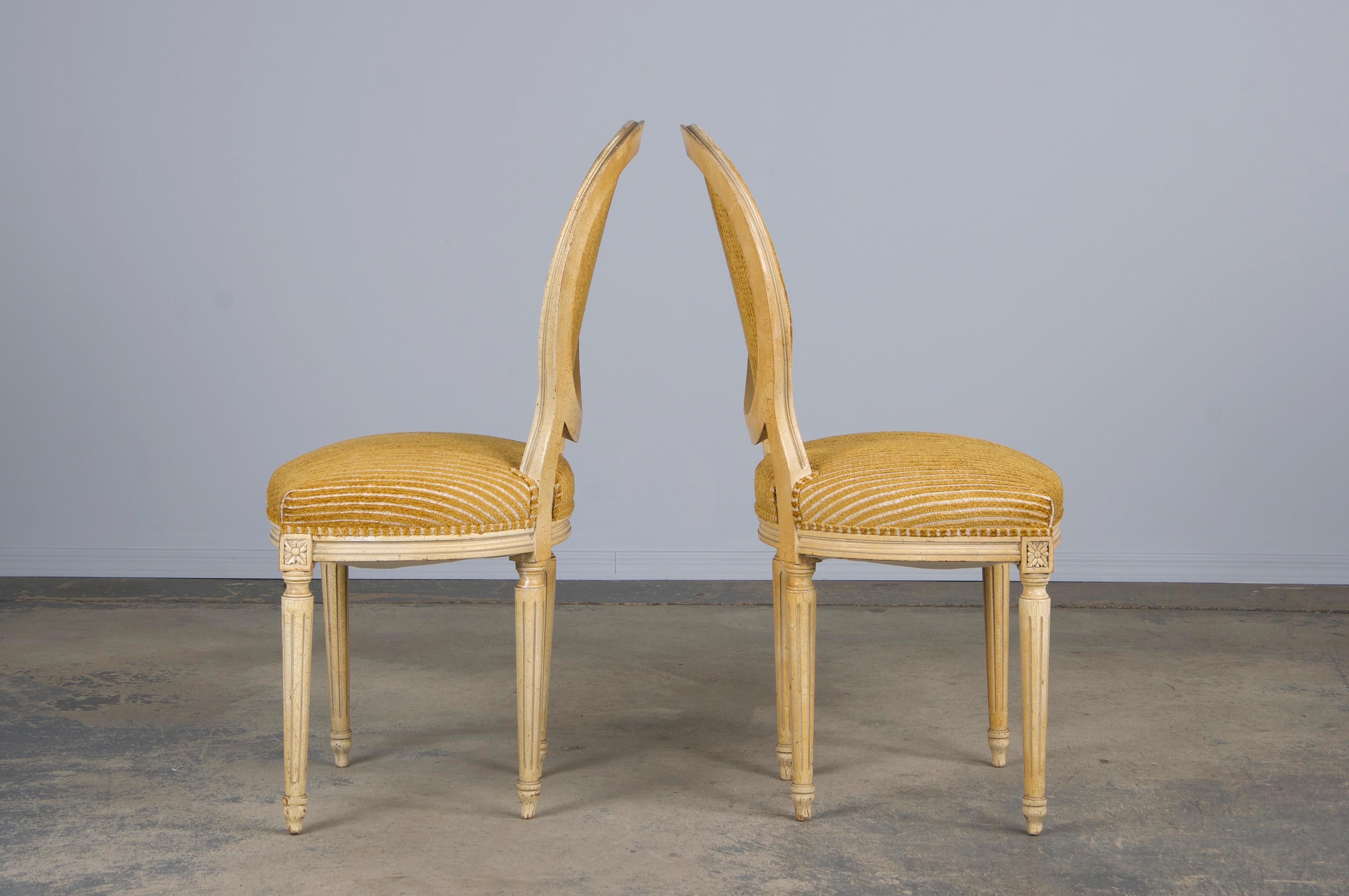Chaises de salle à manger françaises anciennes peintes de style Louis XVI avec tissu rayé - lot de 6 en vente 4