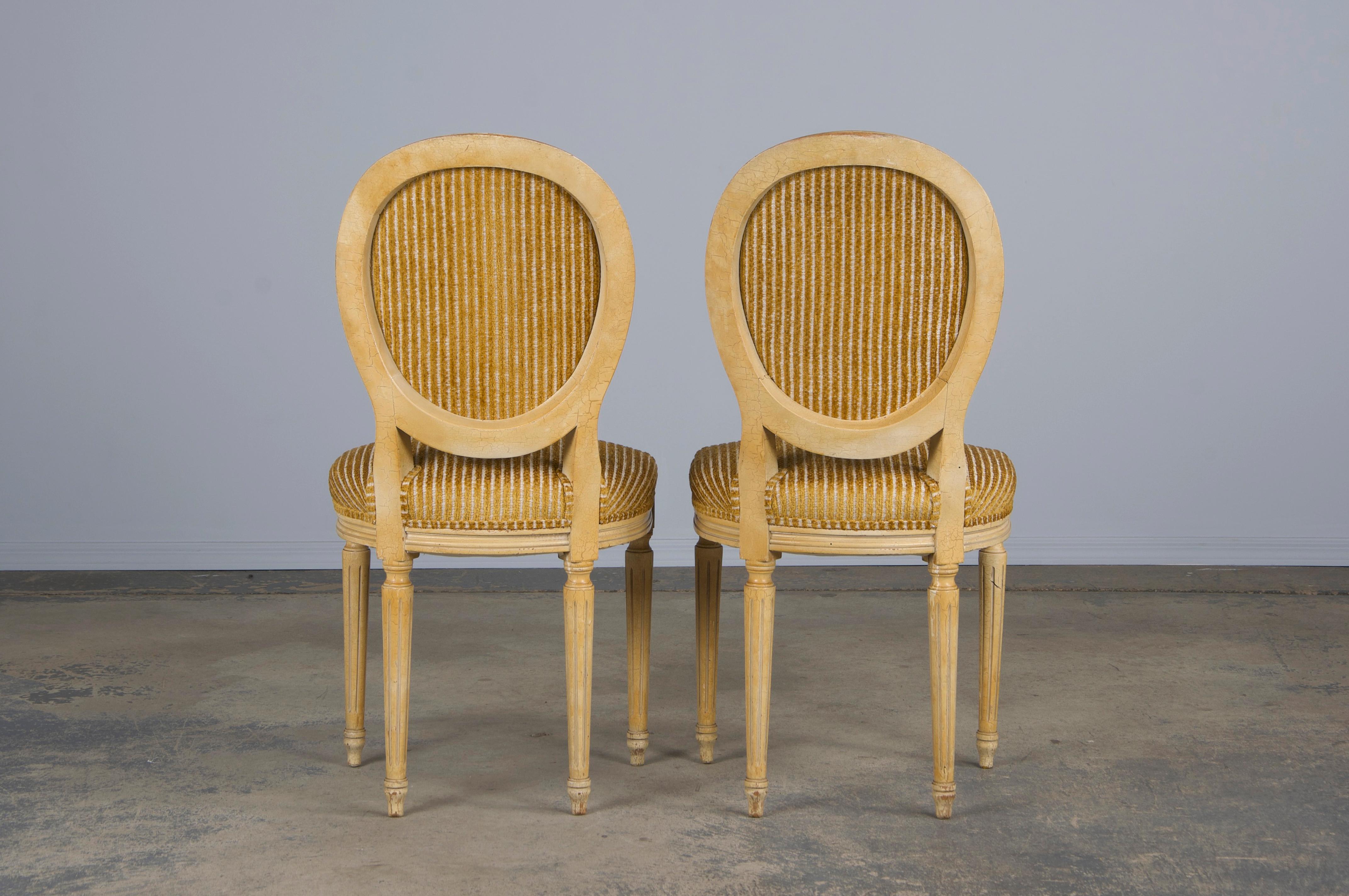 Chaises de salle à manger françaises anciennes peintes de style Louis XVI avec tissu rayé - lot de 6 en vente 11