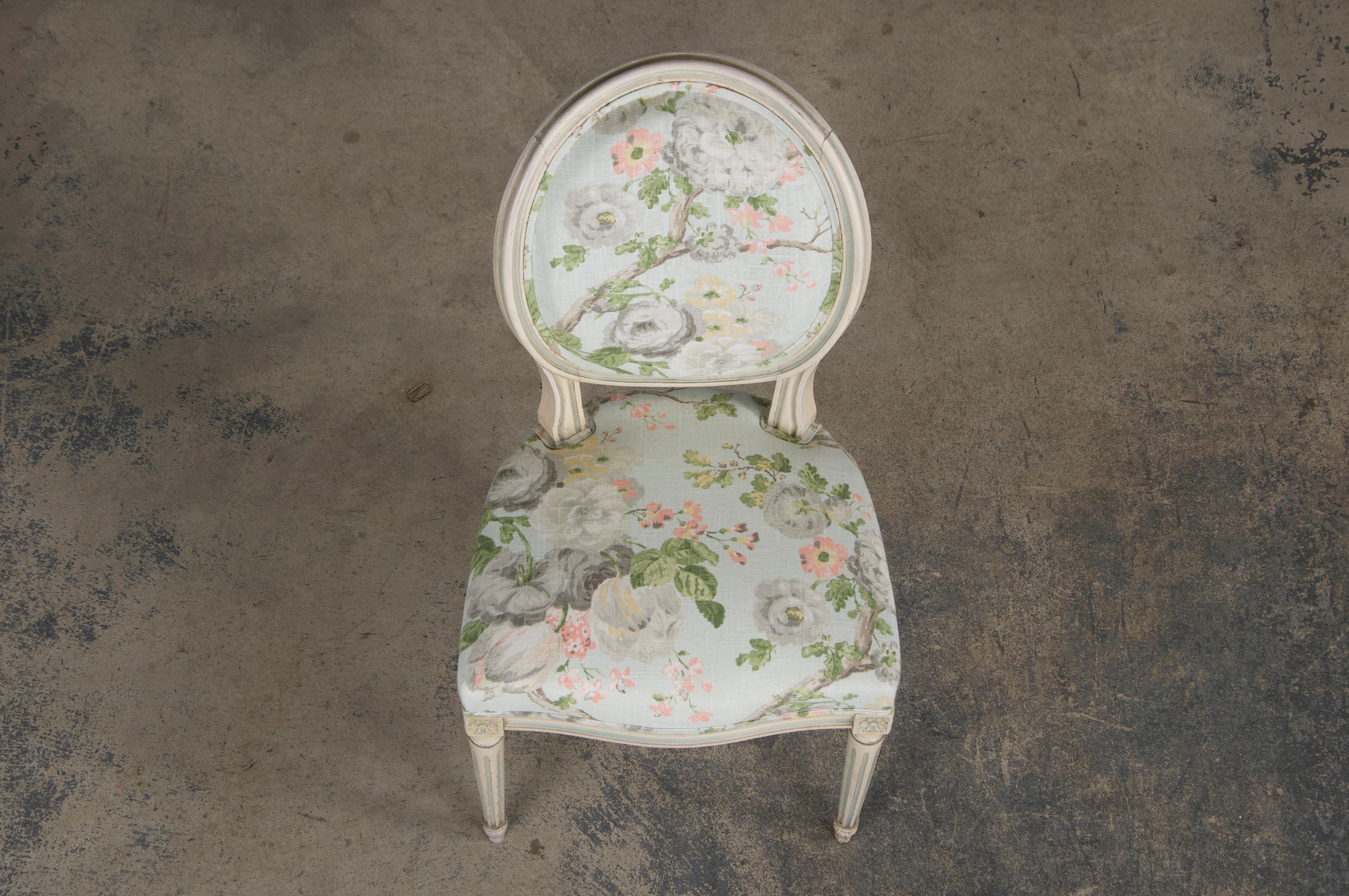 Antique French Louis XVI Style Painted Side Chair W/ Floral Linen Luis XVI