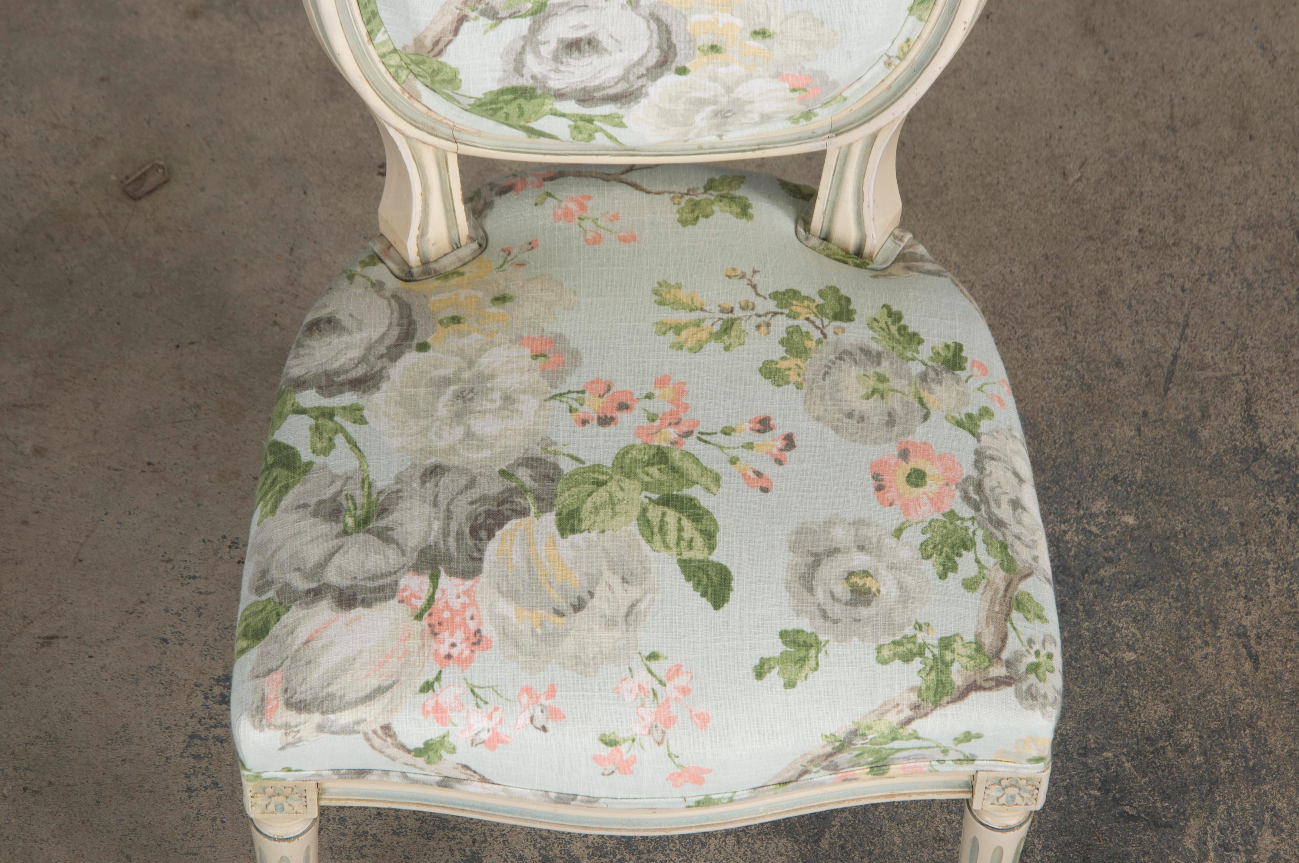 Antique French Louis XVI Style Painted Side Chair W/ Floral Linen Francés