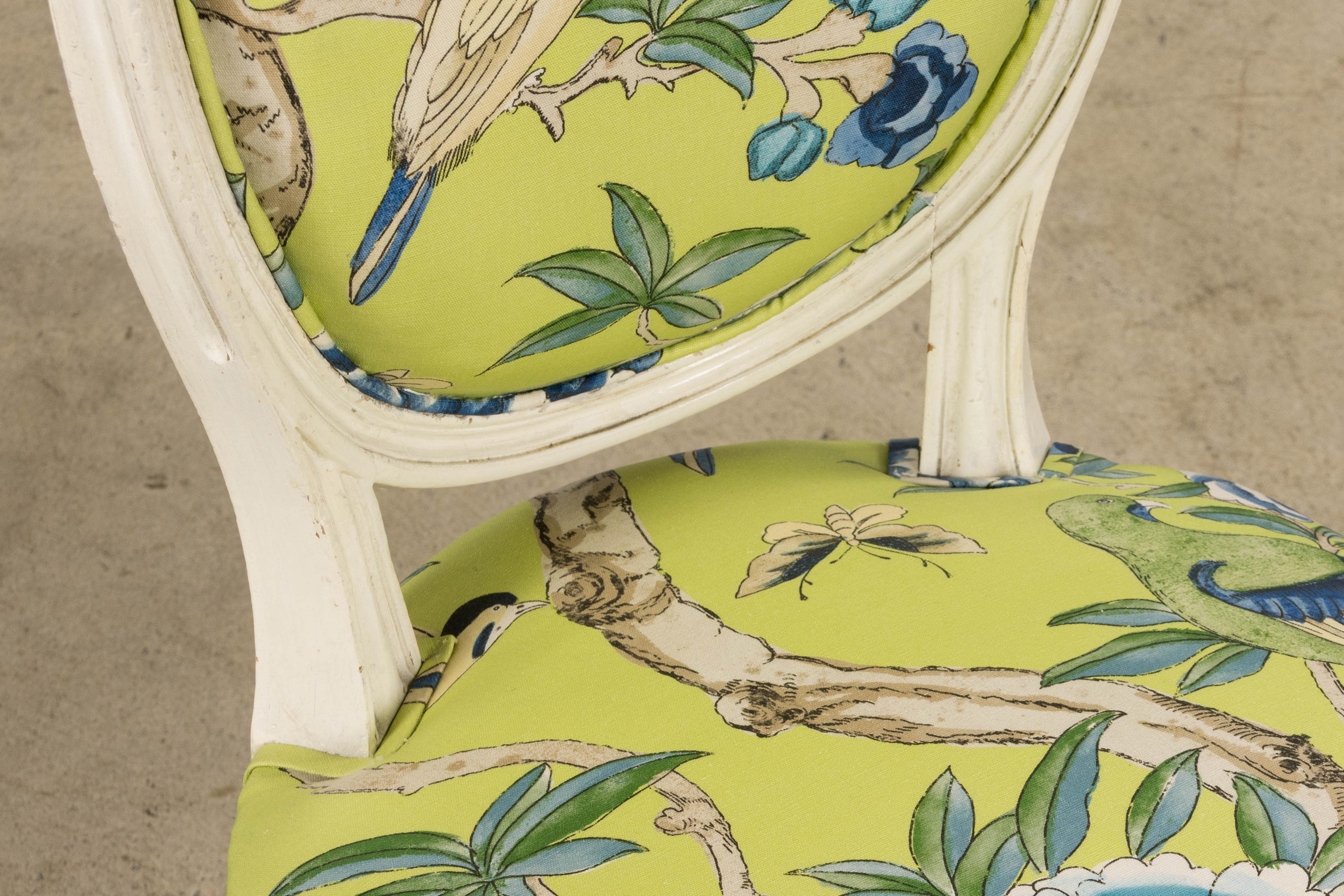 Antique French Louis XVI Style Painted Side Chairs in Green Chinoiseries Fabric For Sale 4