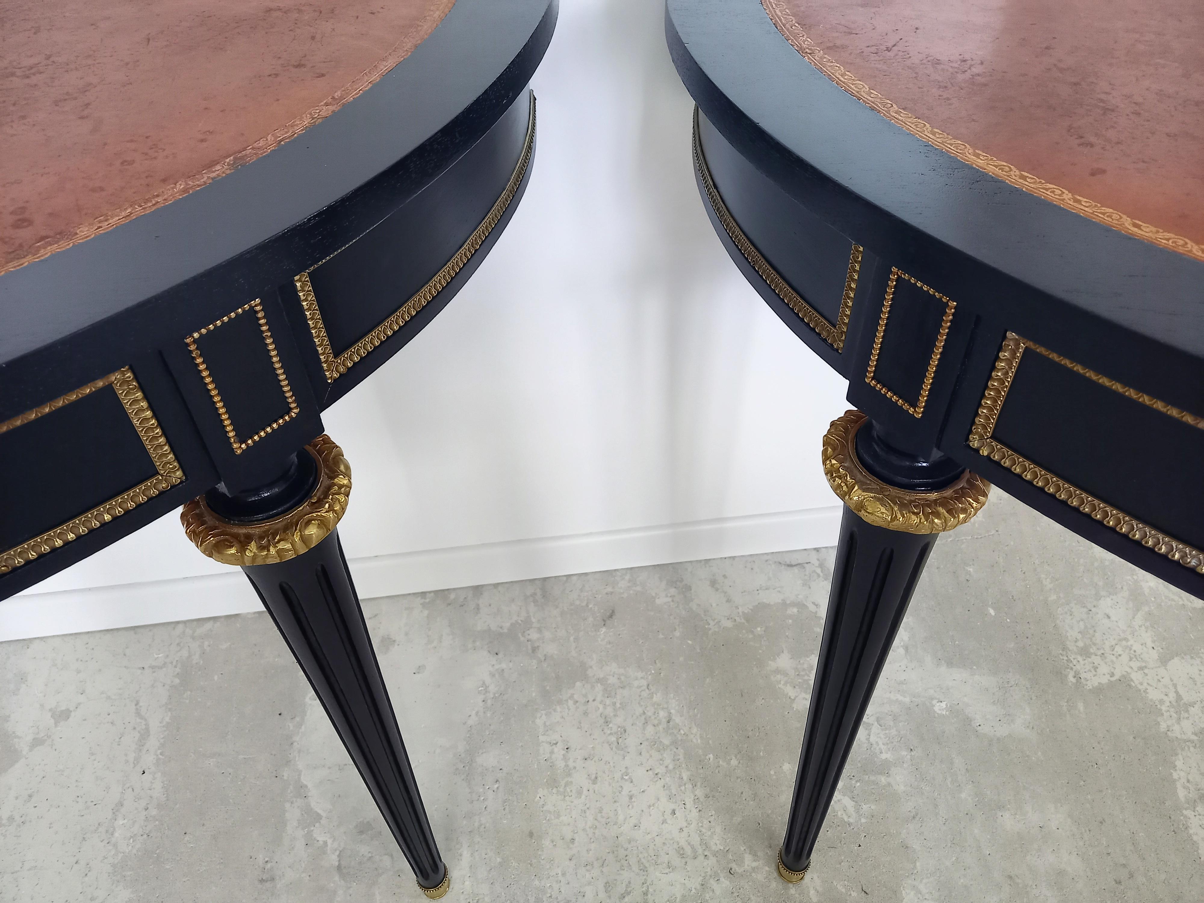 Antique French Louis XVI Style Pair of Console, Brass Details & Leather Top In Good Condition For Sale In Senonches, Centre-Val de Loire