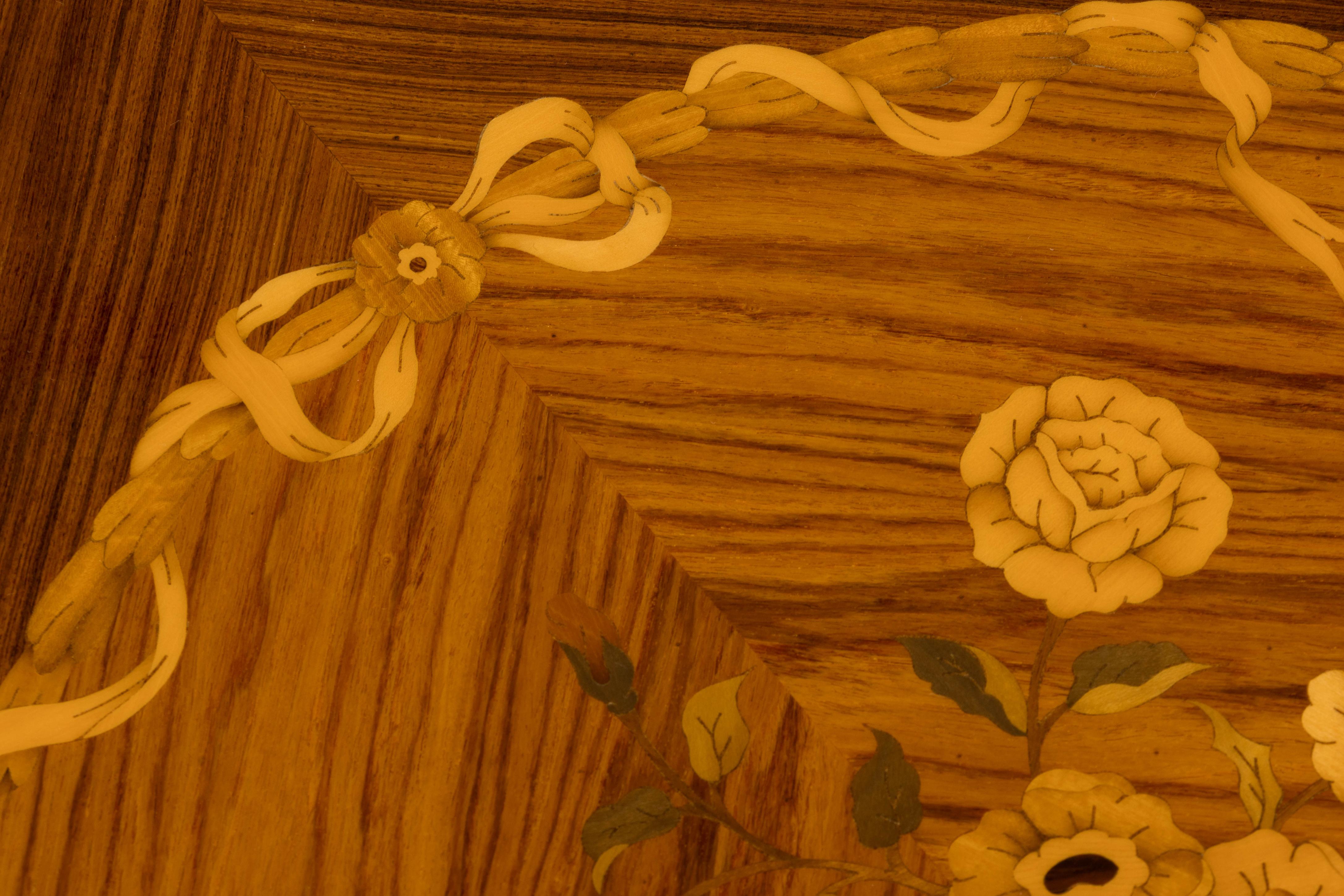 Antique French Louis XVI Style Rosewood Dining Table with Floral Inlay For Sale 6