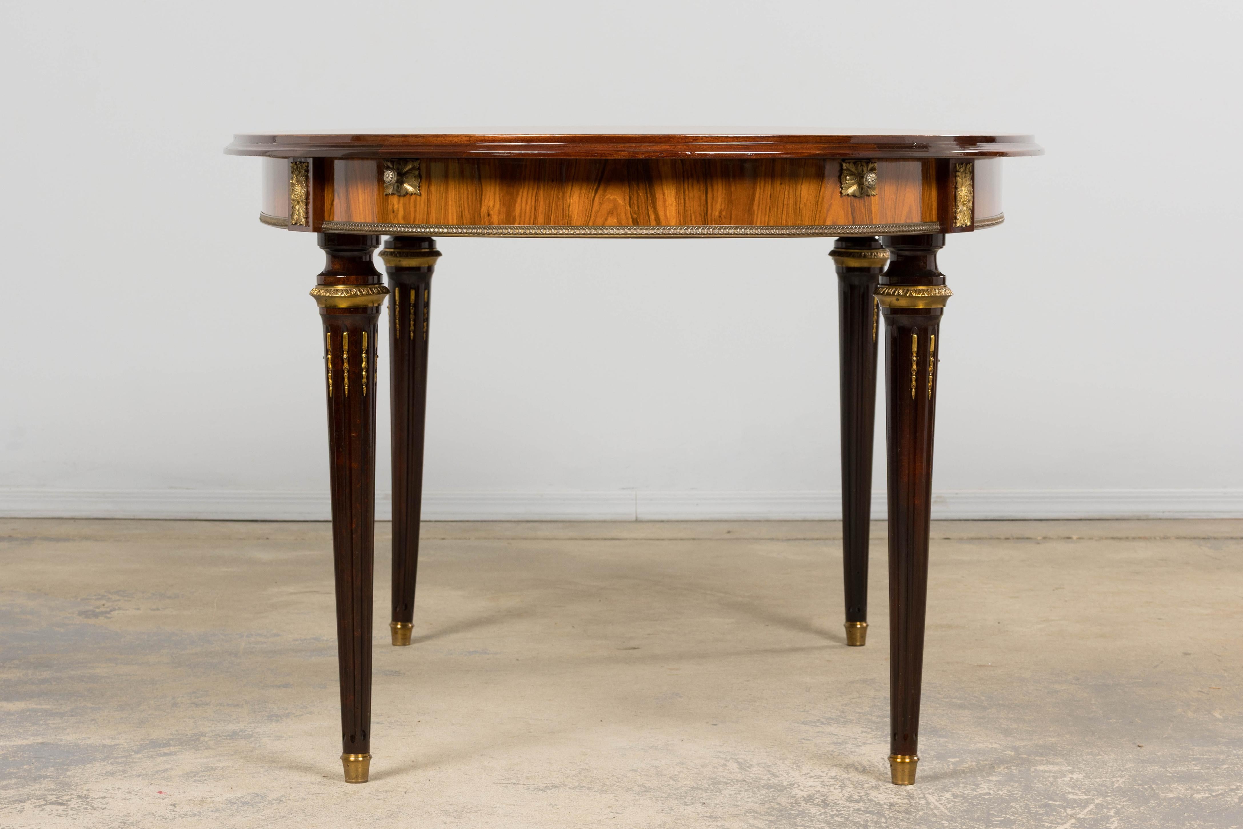 Antique French Louis XVI Style Rosewood Dining Table with Floral Inlay For Sale 10