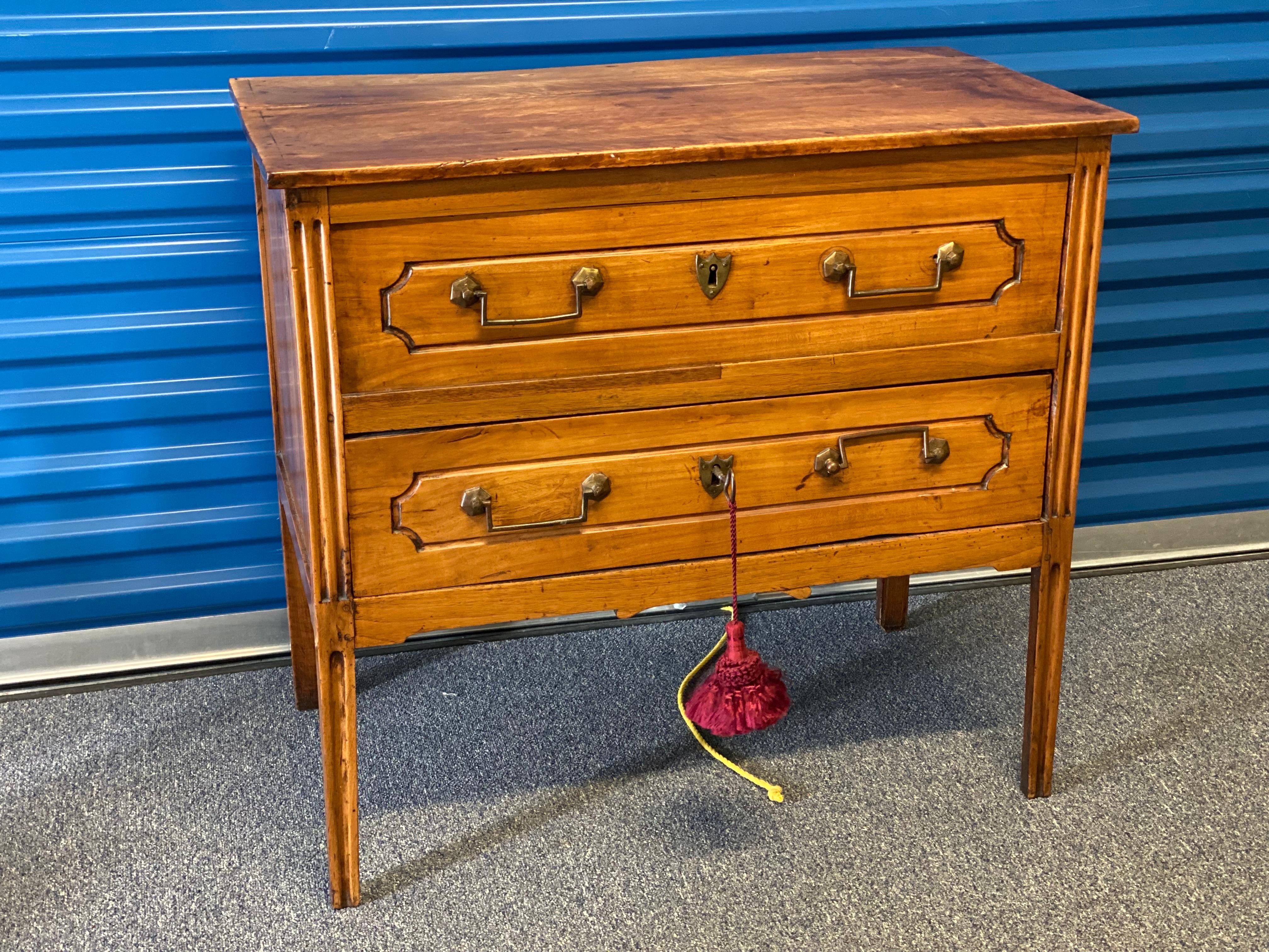 Antique French Secrétaire in stile Luigi XVI In condizioni buone in vendita a Southampton, NY