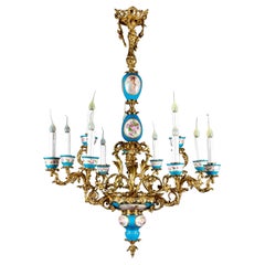 Antico lampadario francese in porcellana di Sevres e bronzo dorato in stile Luigi XVI