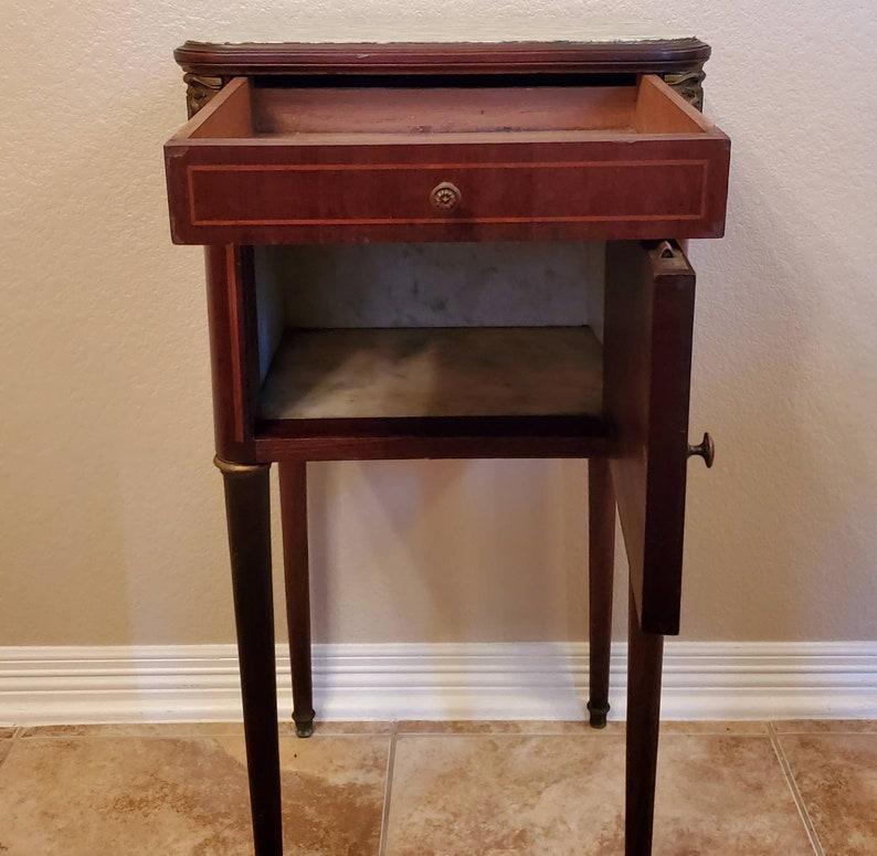Antique French Louis XVI Style Sunburst Inlaid Bedside Cabinet In Good Condition For Sale In Forney, TX