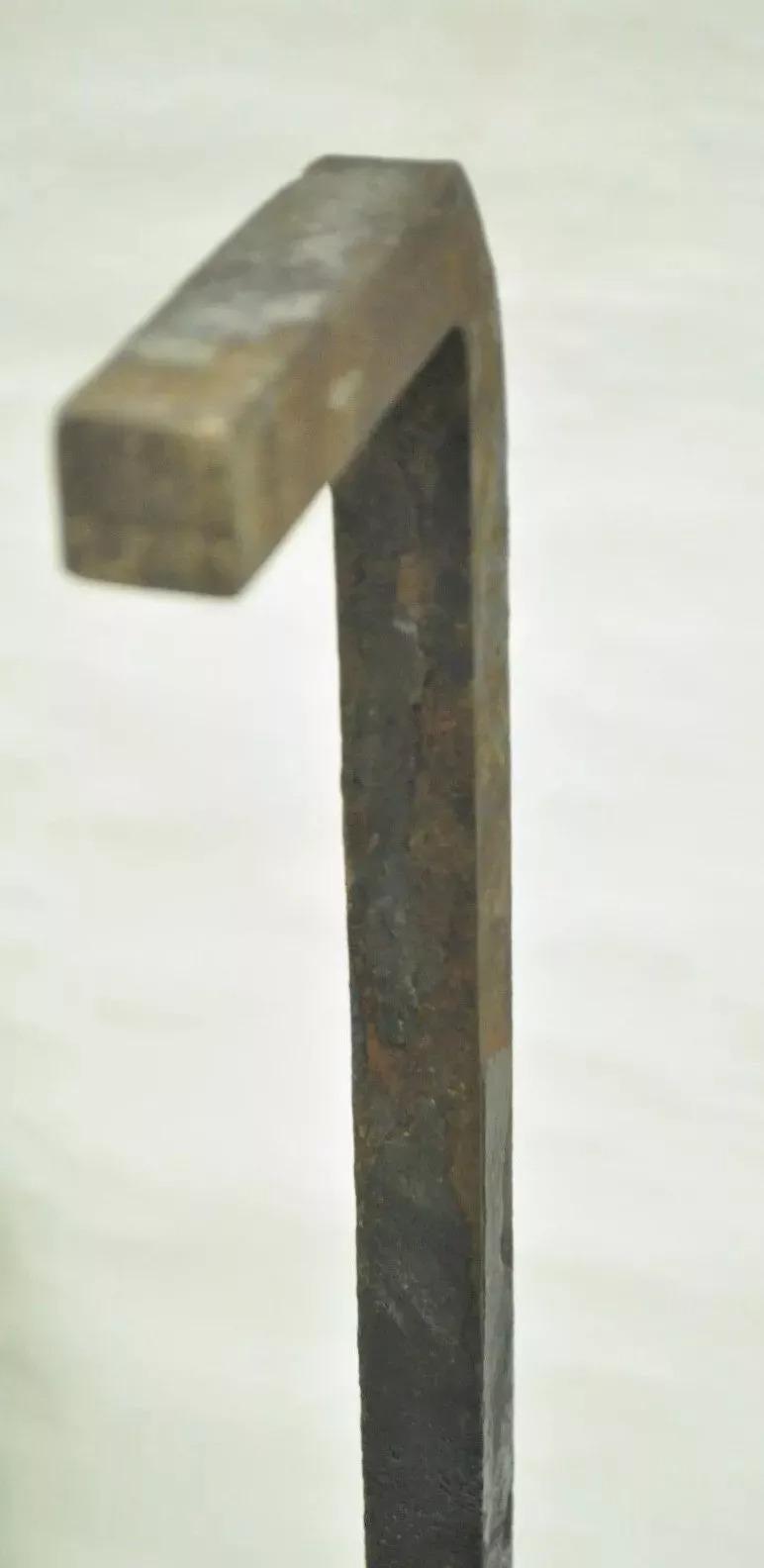 Antike französische Urnen-Feuerböcke im Louis-XVI.-Stil aus Messing, Bronze und Goldbronze, Paar im Angebot 3
