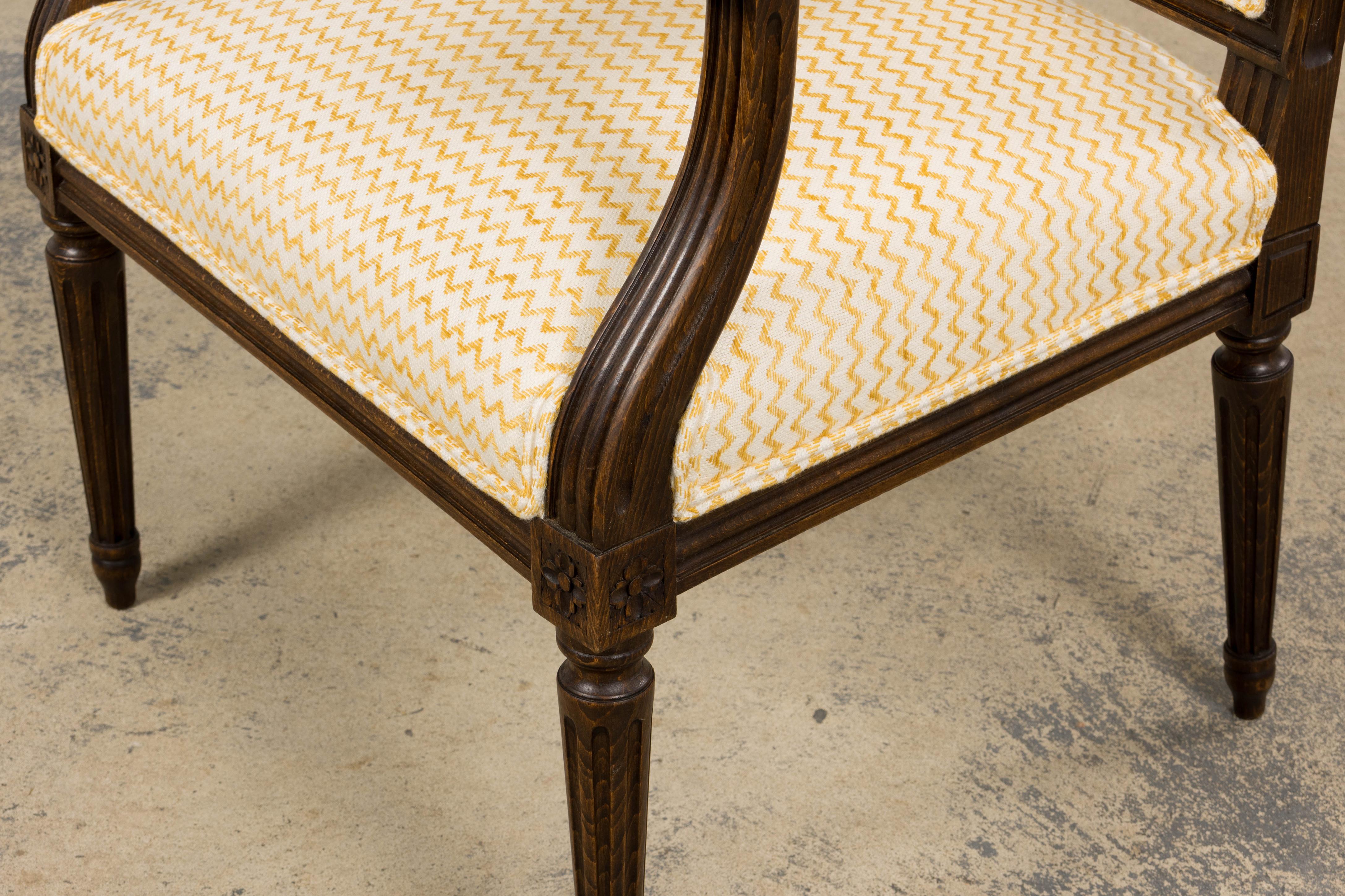 Antique French Louis XVI Style Walnut Armchairs in Yellow Linen - A Pair in vendita 11