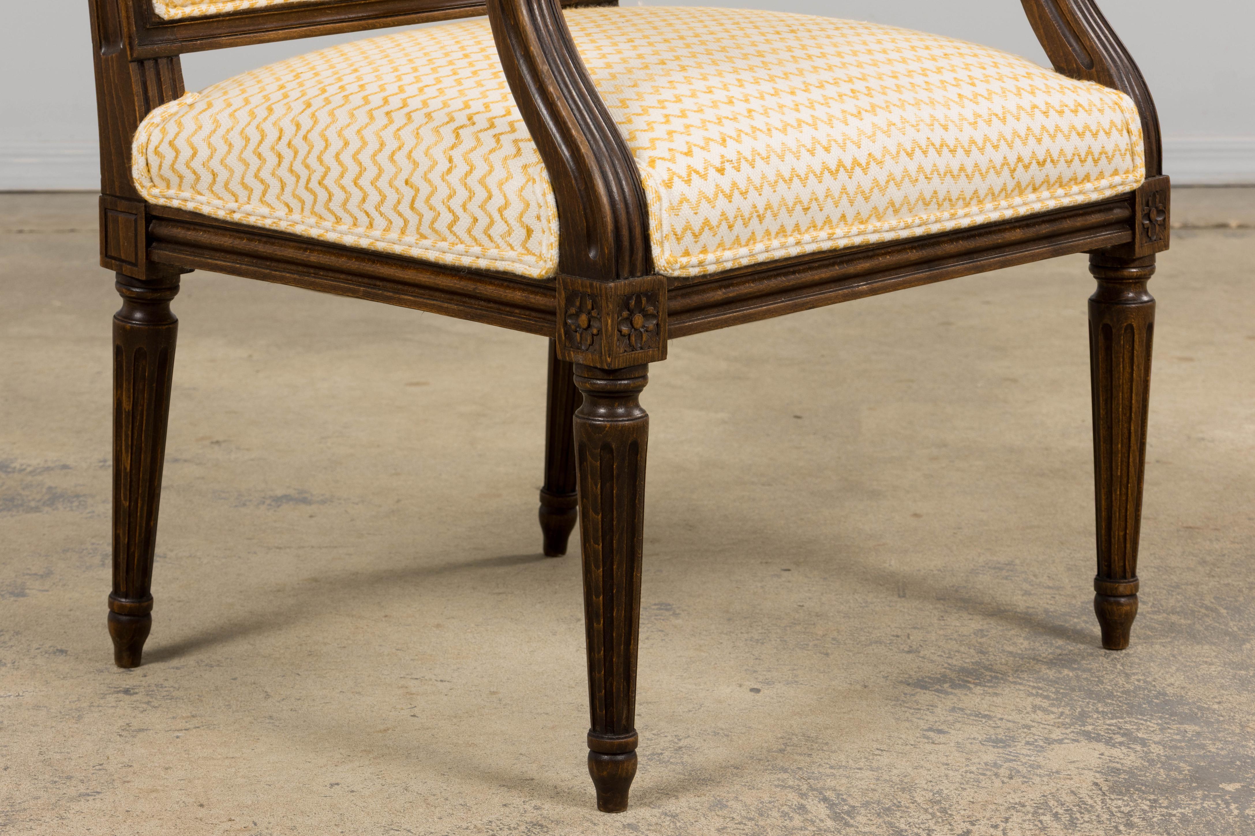 Lino Antique French Louis XVI Style Walnut Armchairs in Yellow Linen - A Pair in vendita