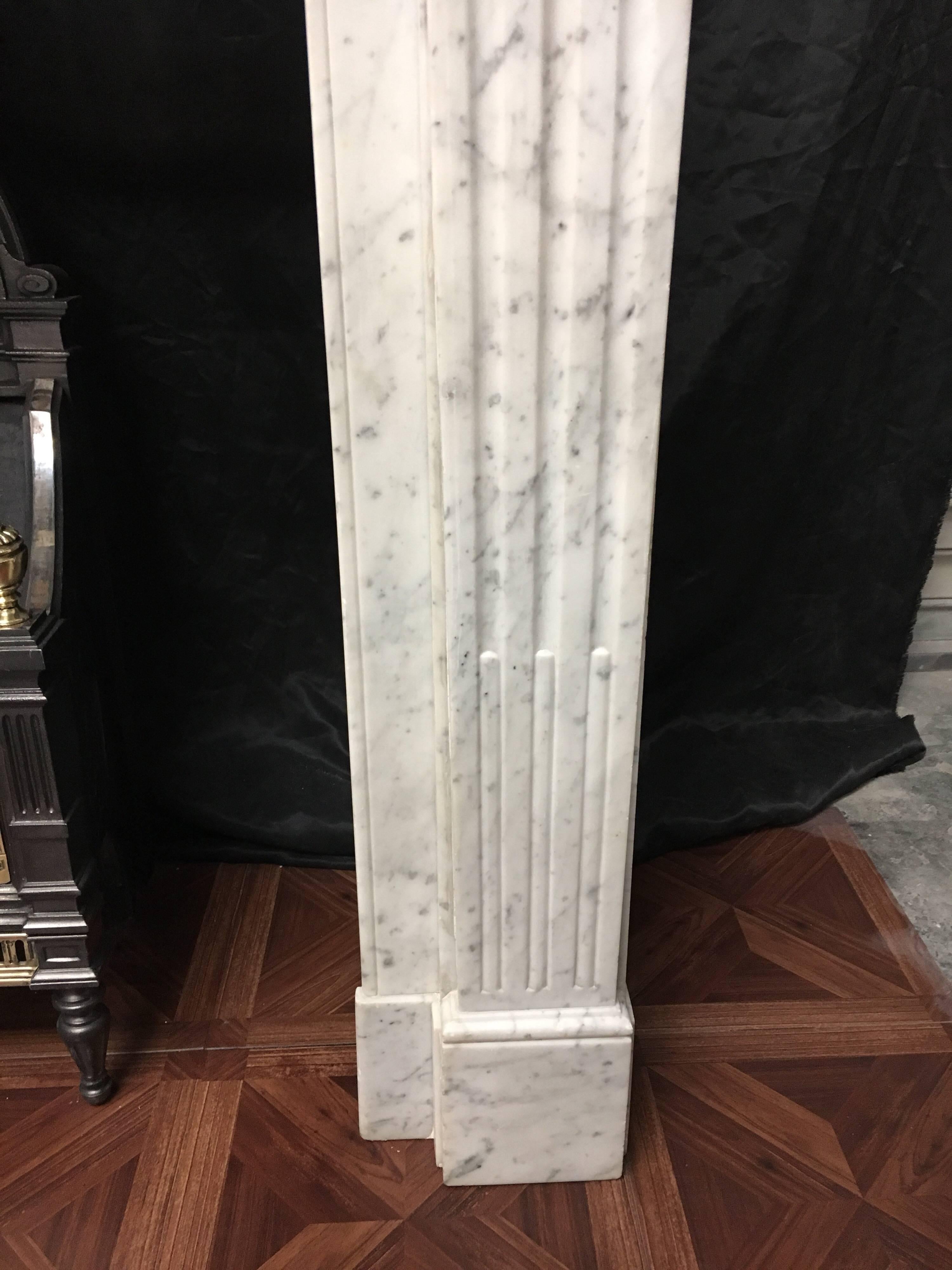 Antique French Louis XVI Style White Carrara Marble Fireplace Surround In Good Condition In Edinburgh, GB