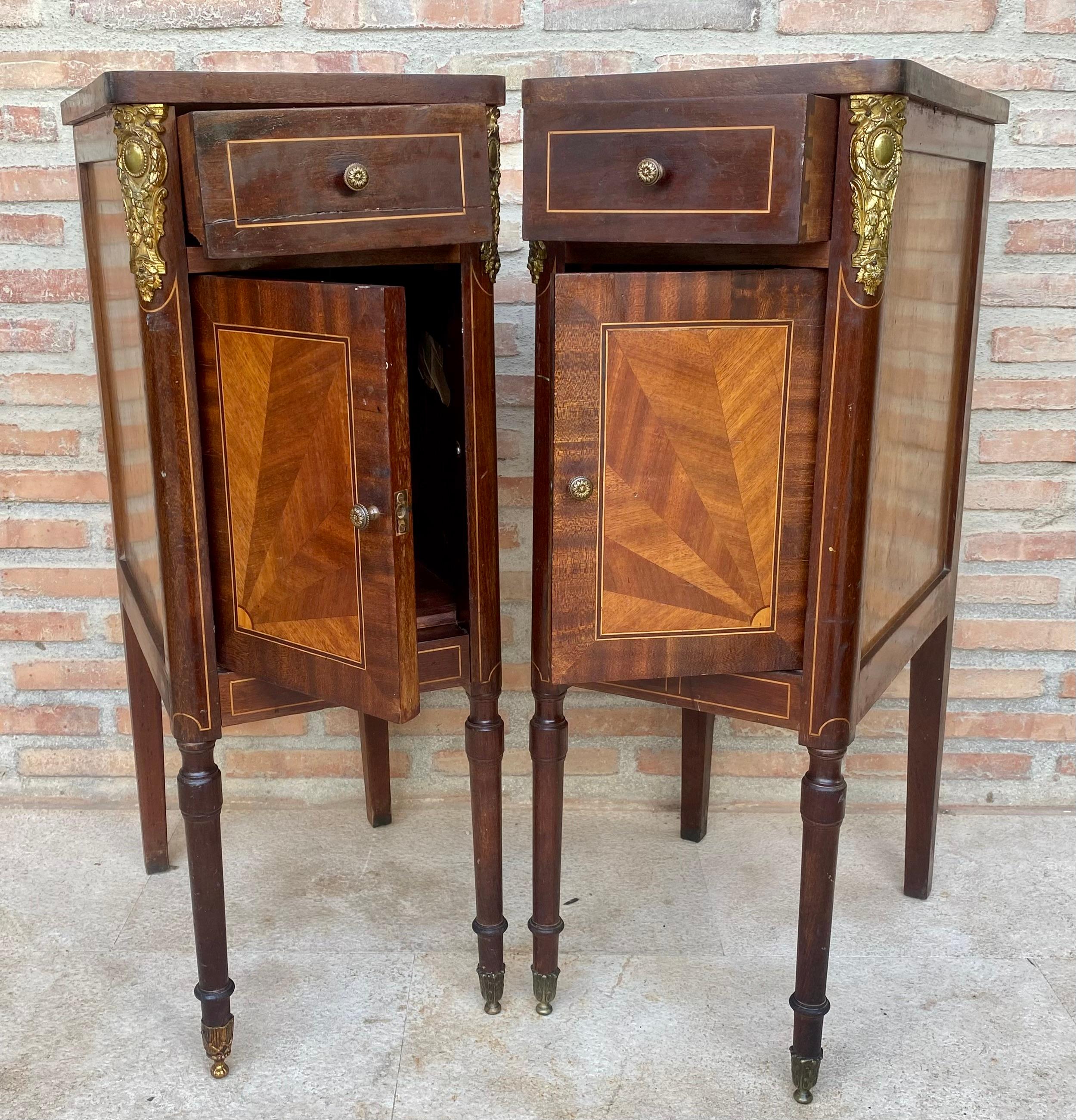 20th Century Antique French Louis XVI Walnut and Bronze Nightstands, 1920s, Set of 2 For Sale