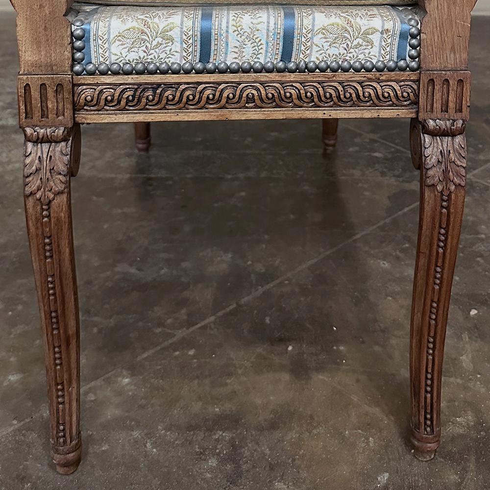 Antique French Louis XVI Walnut Armbench ~ Vanity Bench For Sale 13