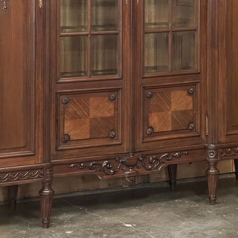 Antique French Louis XVI Walnut Bookcase ~ Bibliotheque by Hirler of Alsace en vente 1