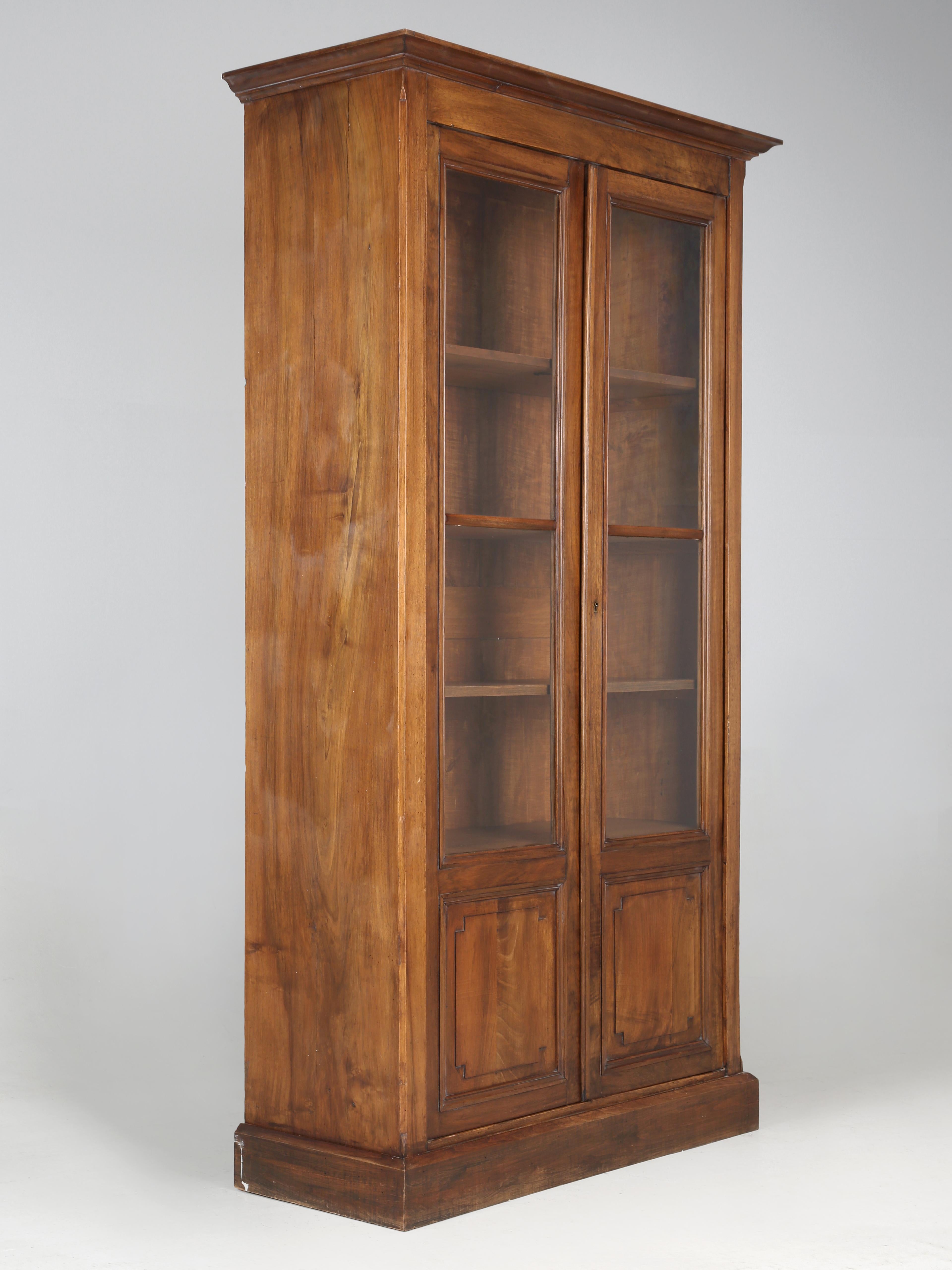 Français Antique French Louis XVI Walnut Bookcase or China Cabinet Restored circa 1800's en vente