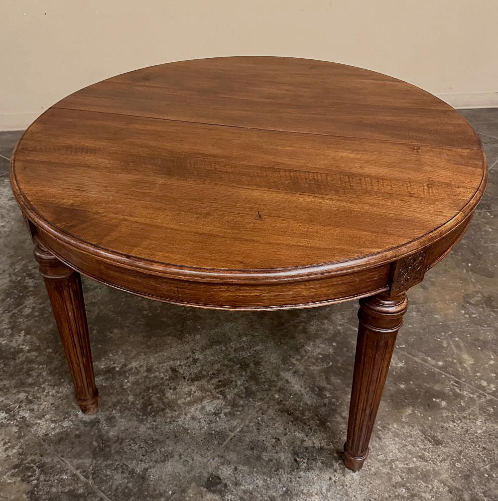 Ancienne table de salle à manger en noyer Louis XVI ~ table de jeu en vente 3