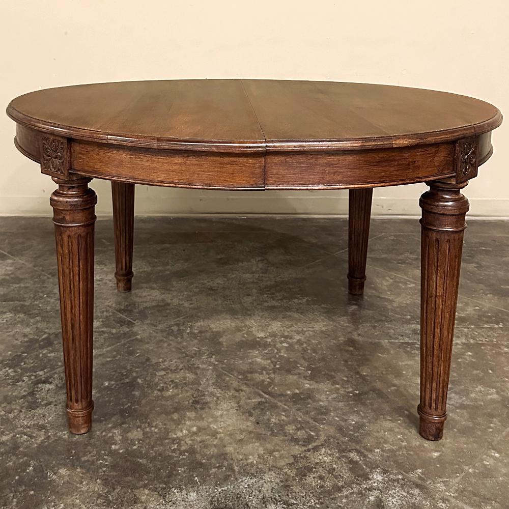 Ancienne table de salle à manger en noyer Louis XVI ~ table de jeu en vente 4