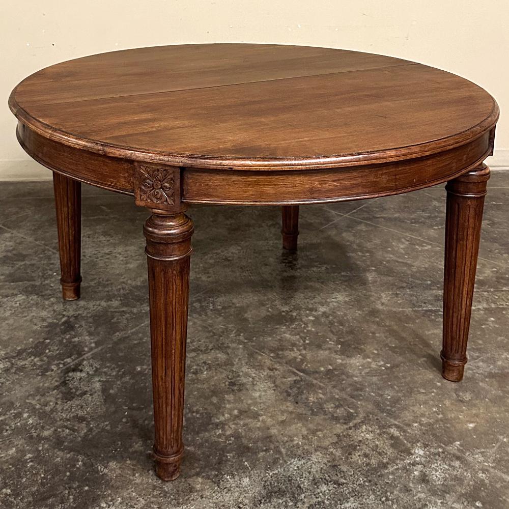 Ancienne table de salle à manger en noyer Louis XVI ~ table de jeu en vente 5