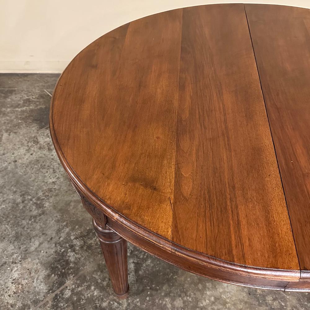 Ancienne table de salle à manger en noyer Louis XVI ~ table de jeu en vente 2