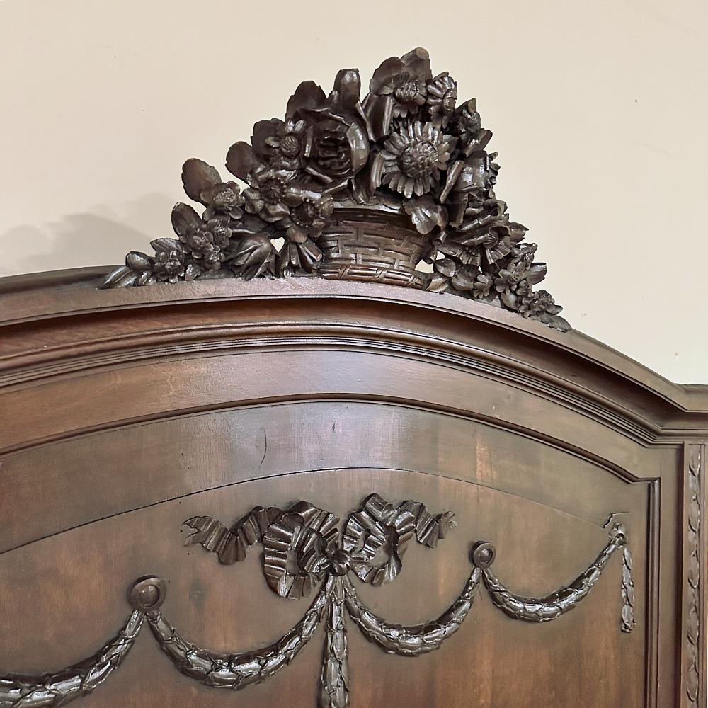 Antique Trumeau français Louis XVI en noyer ~ Mirror Bon état - En vente à Dallas, TX