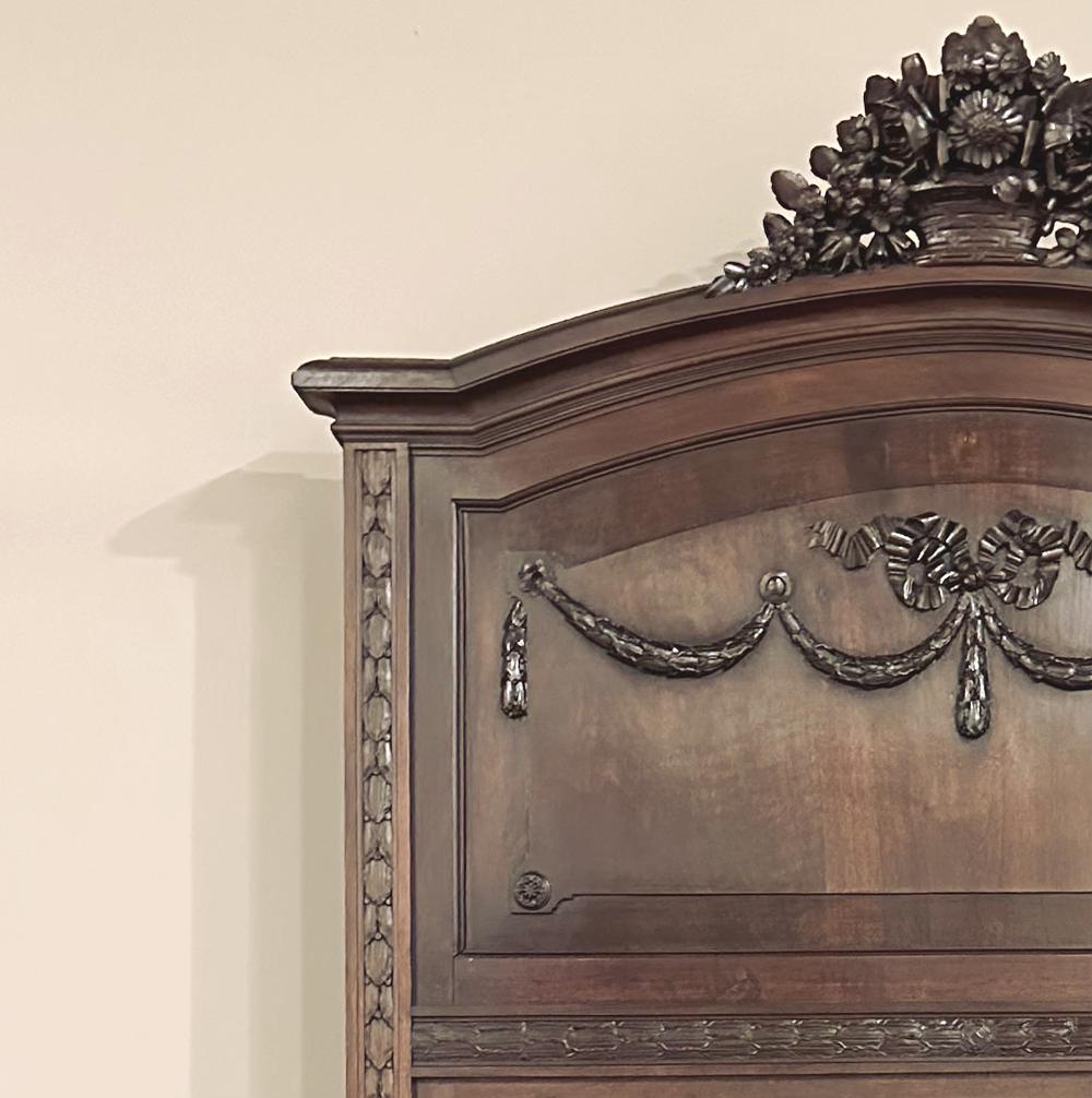 20ième siècle Antique Trumeau français Louis XVI en noyer ~ Mirror en vente