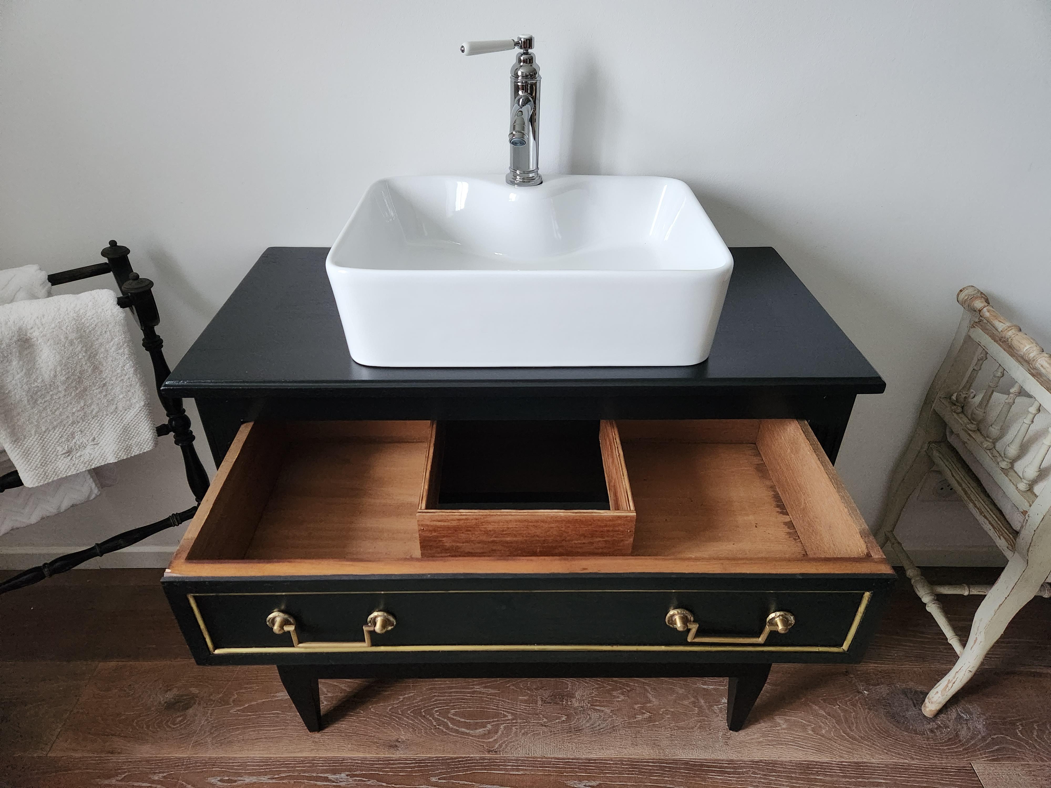Antique French Louis XVI Washbasin Cabinet, brass & bronze For Sale 3