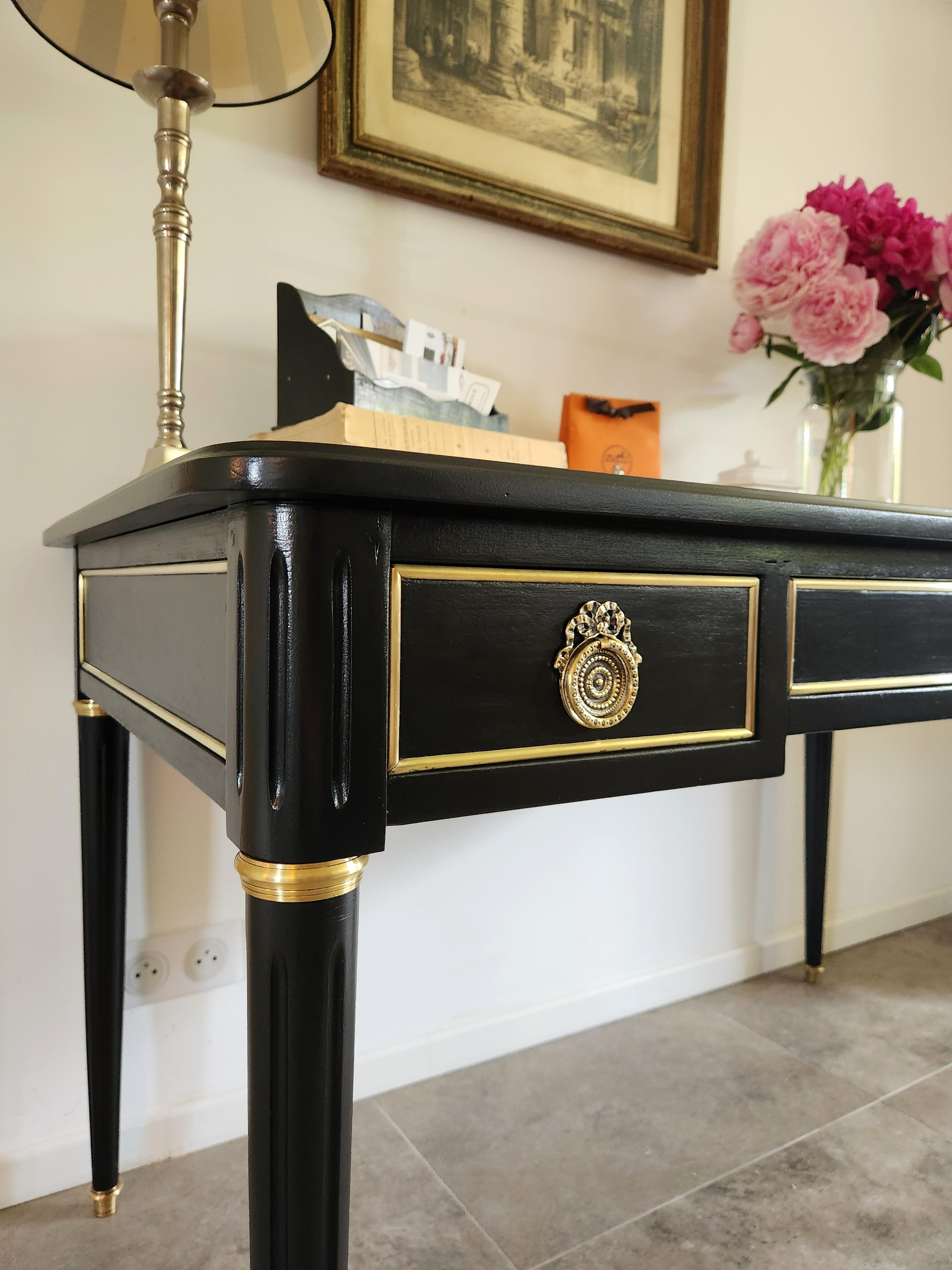 Early 20th Century Antique French Louis XVI Writing Desk Cognac Leather, Bonze & Brass For Sale