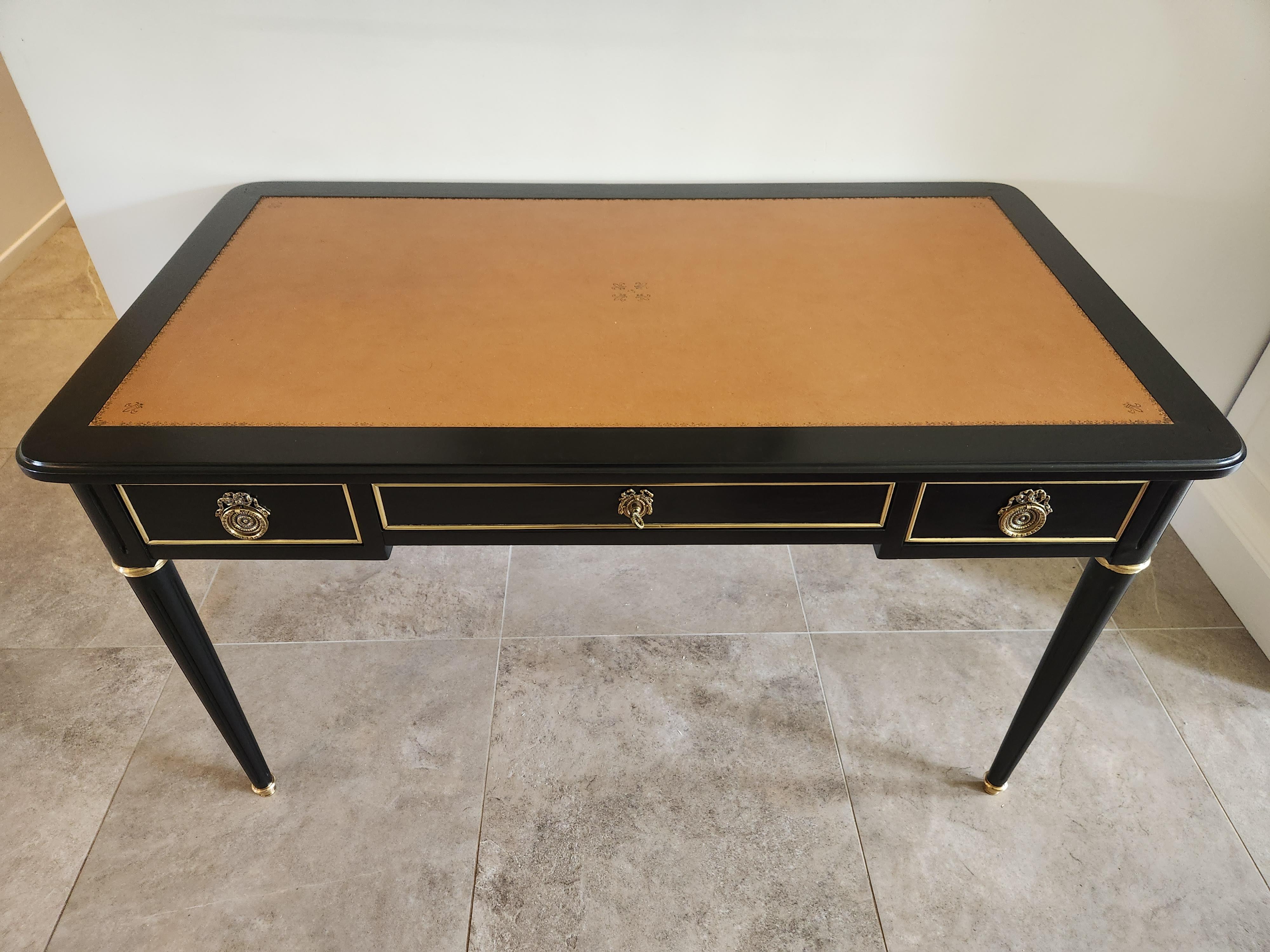 Antique French Louis XVI Writing Desk Cognac Leather, Bonze & Brass For Sale 4