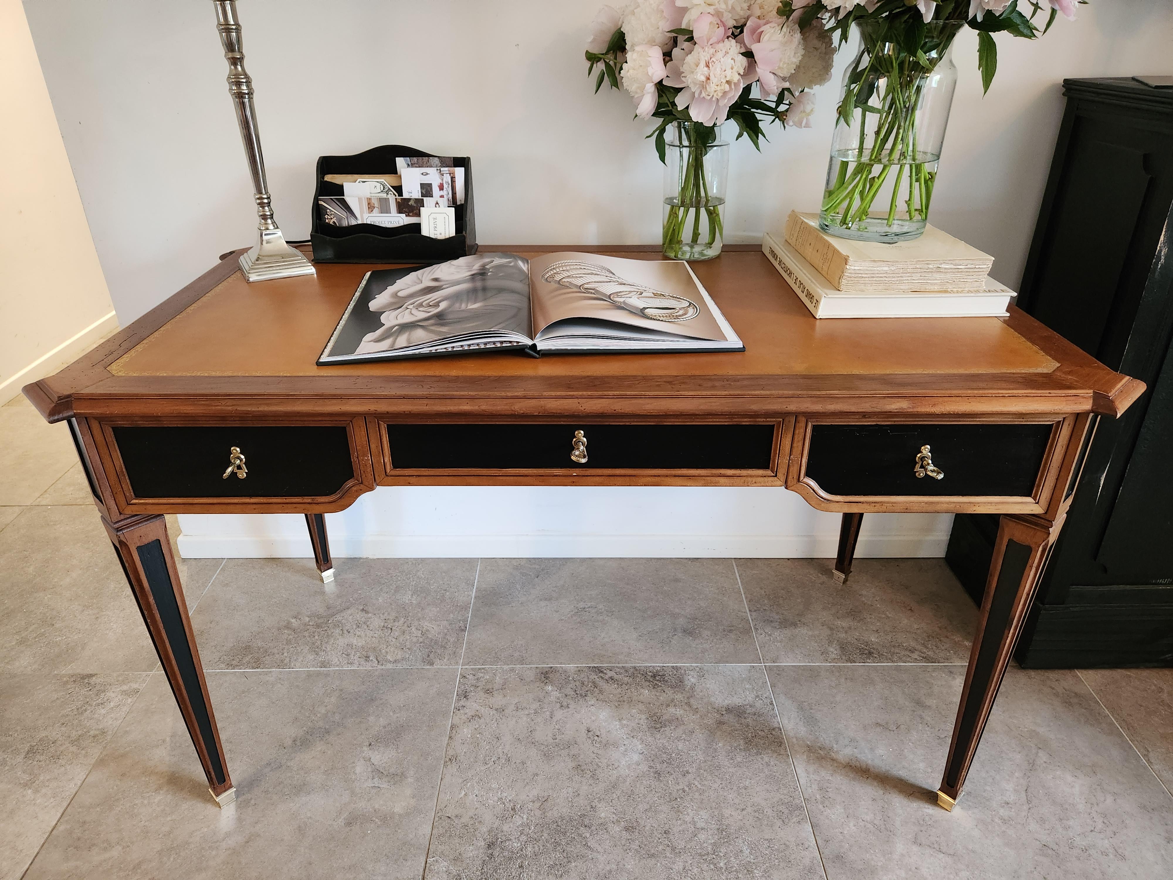 Français Bureau français ancien Louis XVI en cuir cognac en vente