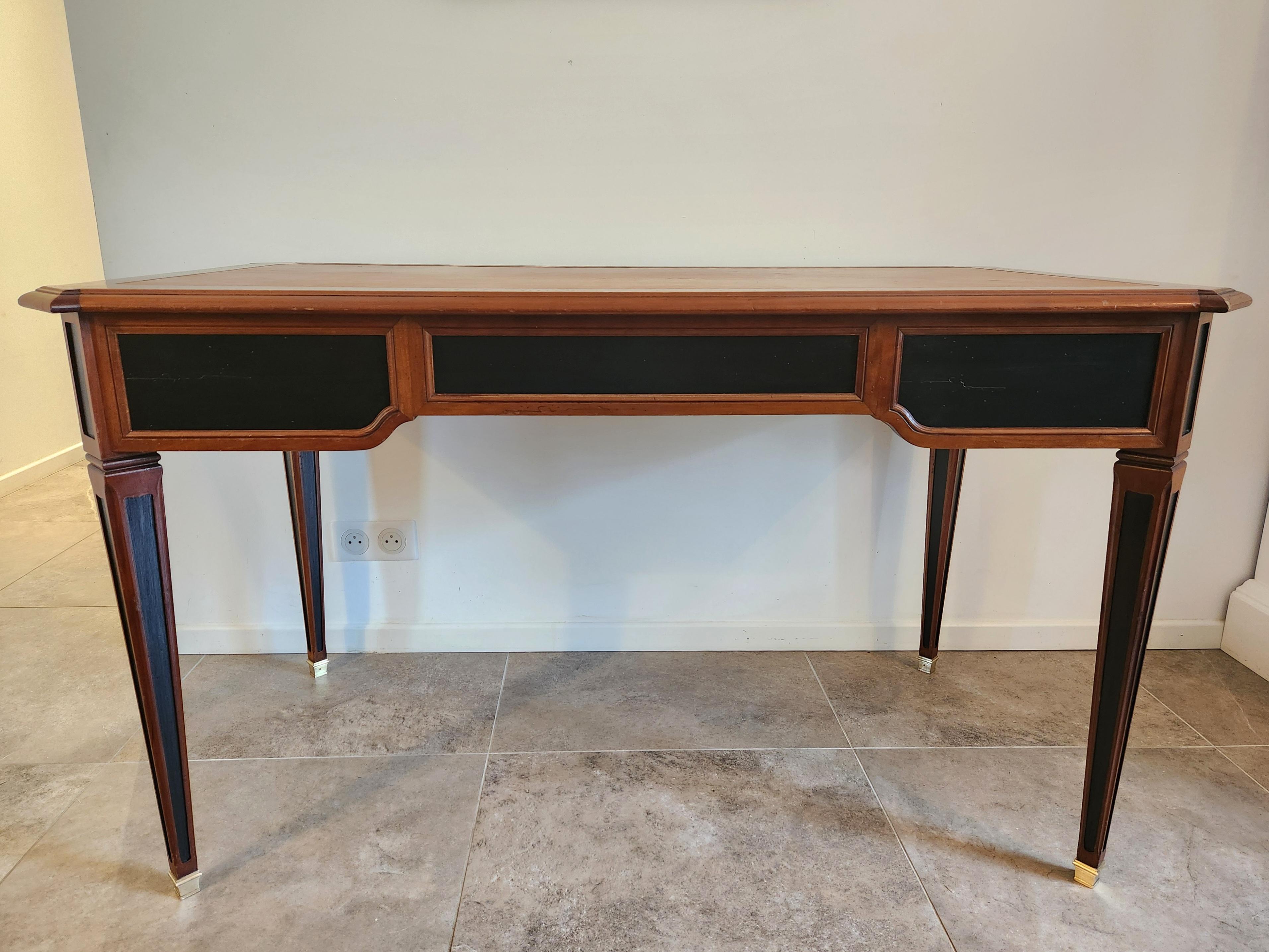 Bureau français ancien Louis XVI en cuir cognac en vente 2