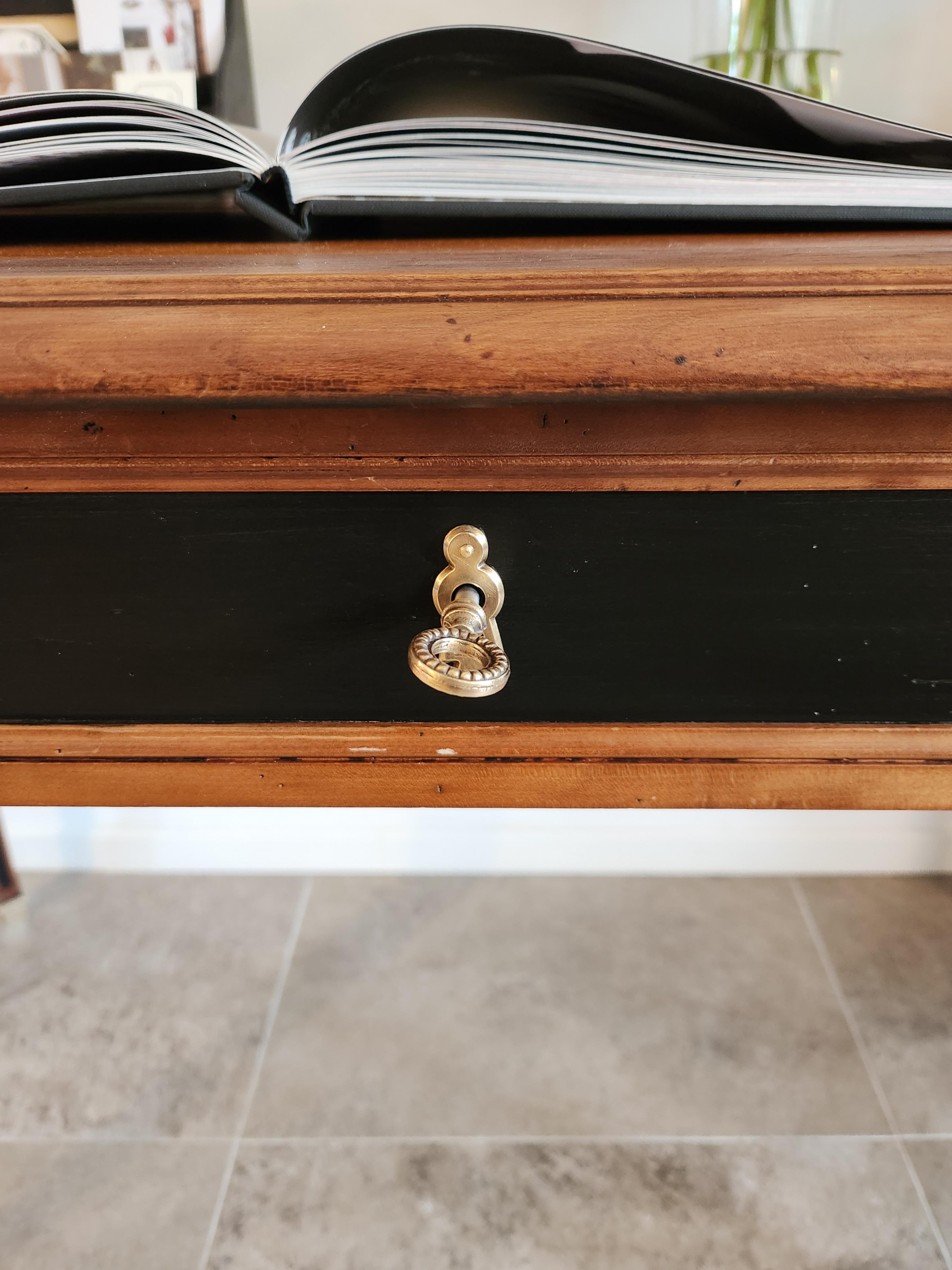 Bureau français ancien Louis XVI en cuir cognac en vente 3