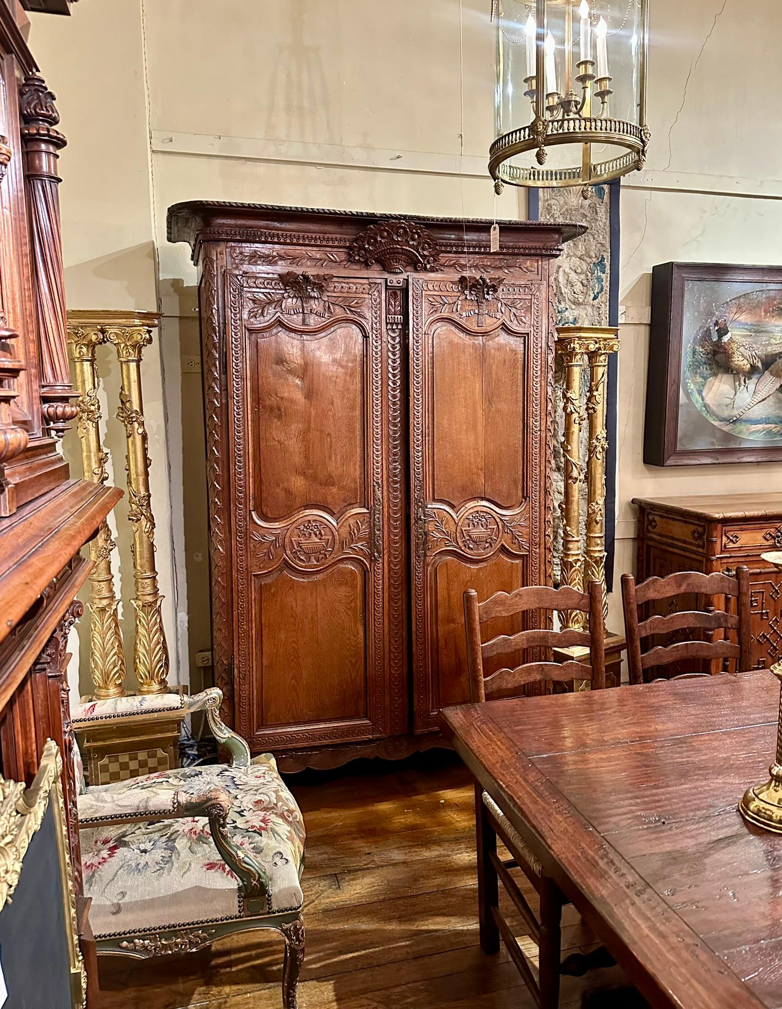 Antique French Lyonnaise Carved Oak Armoire, Circa 1790-1810. For Sale 7