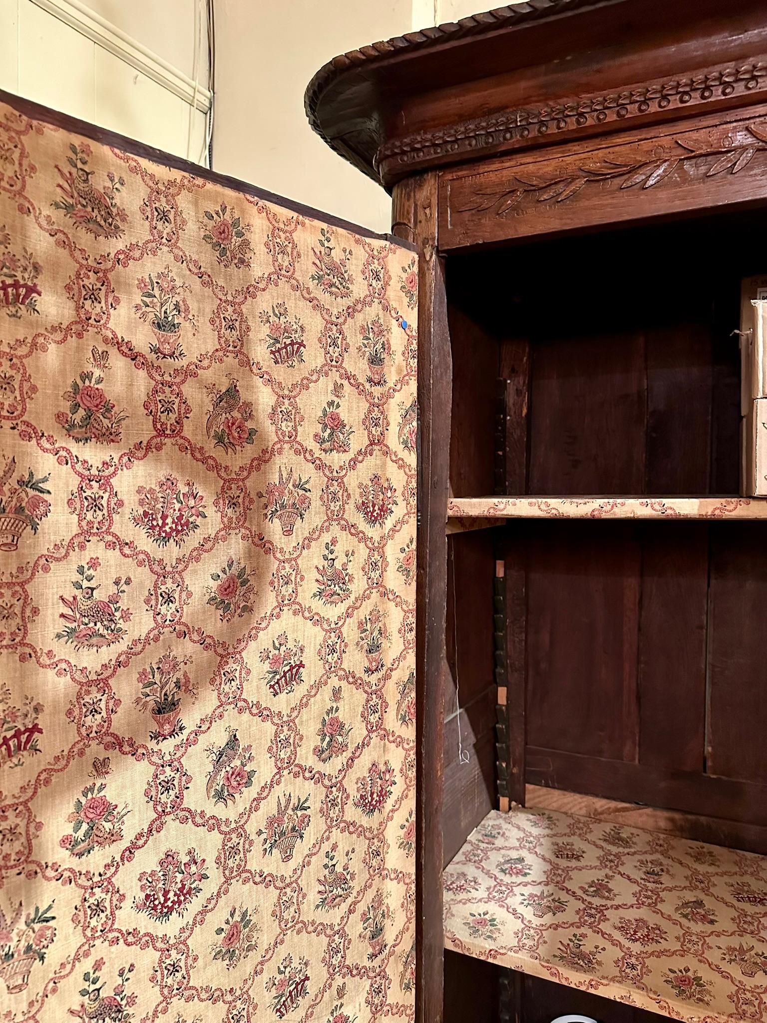 Antique French Lyonnaise Carved Oak Armoire, Circa 1790-1810. For Sale 5